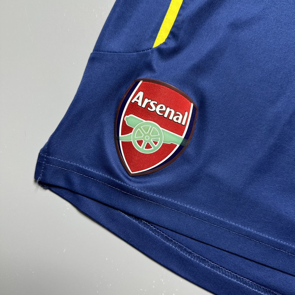 Puma ARSENAL PUMA 2014/2015 FOOTBALL SOCCER AWAY SHORTS #11 OZIL Size US 37 - 2 Thumbnail