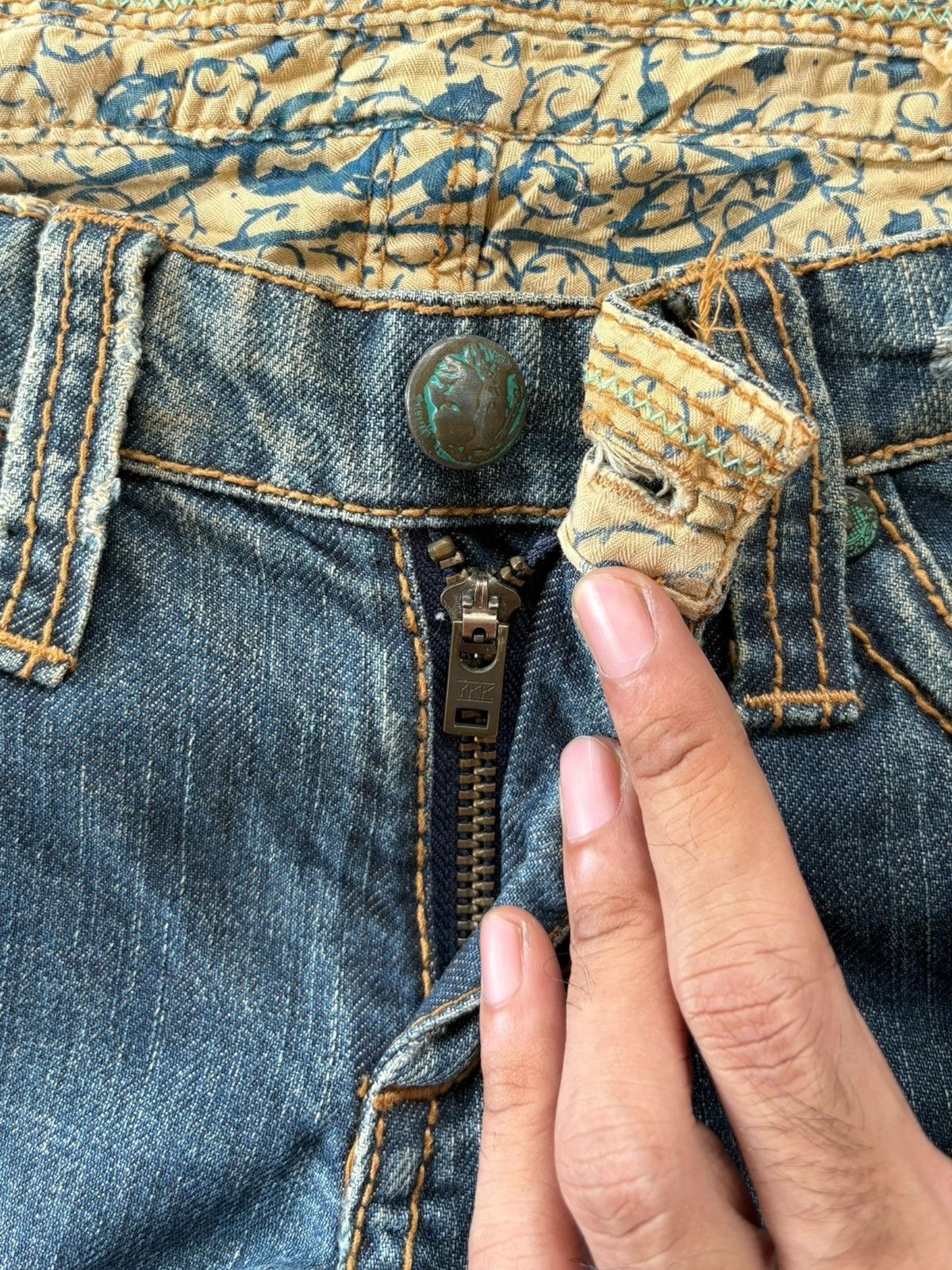 Tornado Mart Vintage Japanese Brand Rusty Wash Distress Flare Jeans Size 30" / US 8 / IT 44 - 3 Thumbnail