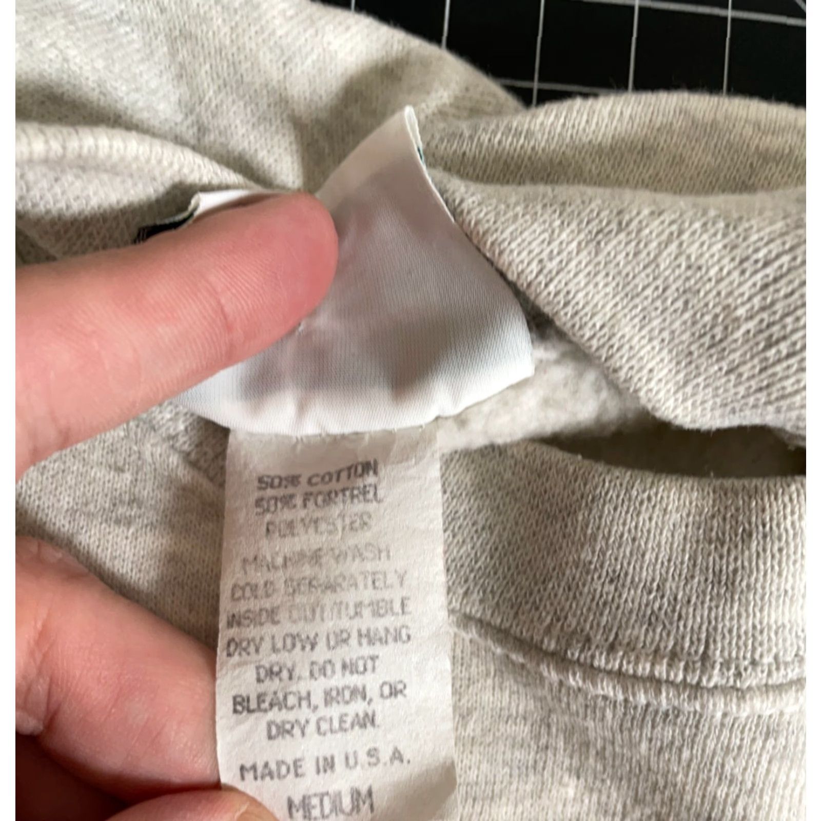 Vintage VINTAGE Mackinac Bridge Sweatshirt Women's Medium Heather Gray Artisans Tag 90s City Outdoor Retro Graphic Print Lightweight Pullover Sweatshirt Women Size M / US 6-8 / IT 42-44 - 4 Thumbnail
