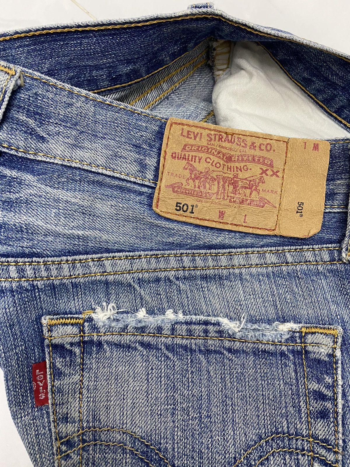 Levi's LEVIS 501 VINTAGE DISTRESSED DENIM JEANS Size 29" - 7 Thumbnail