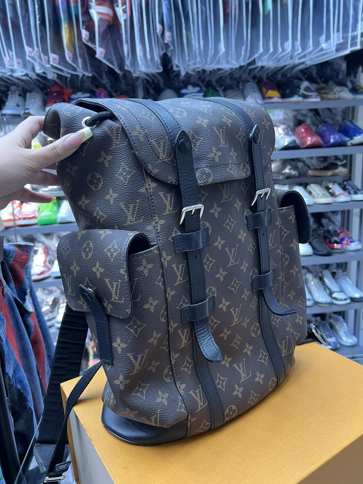 Louis Vuitton Louis Vuitton Christopher Brown Backpack Size ONE SIZE - 2 Thumbnail