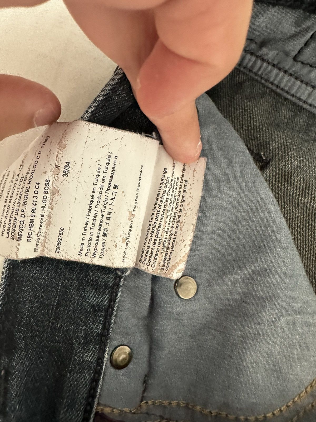 Hugo Boss Hugo Boss straight fit jeans in dark wash denim Size US 34 / EU 50 - 8 Thumbnail