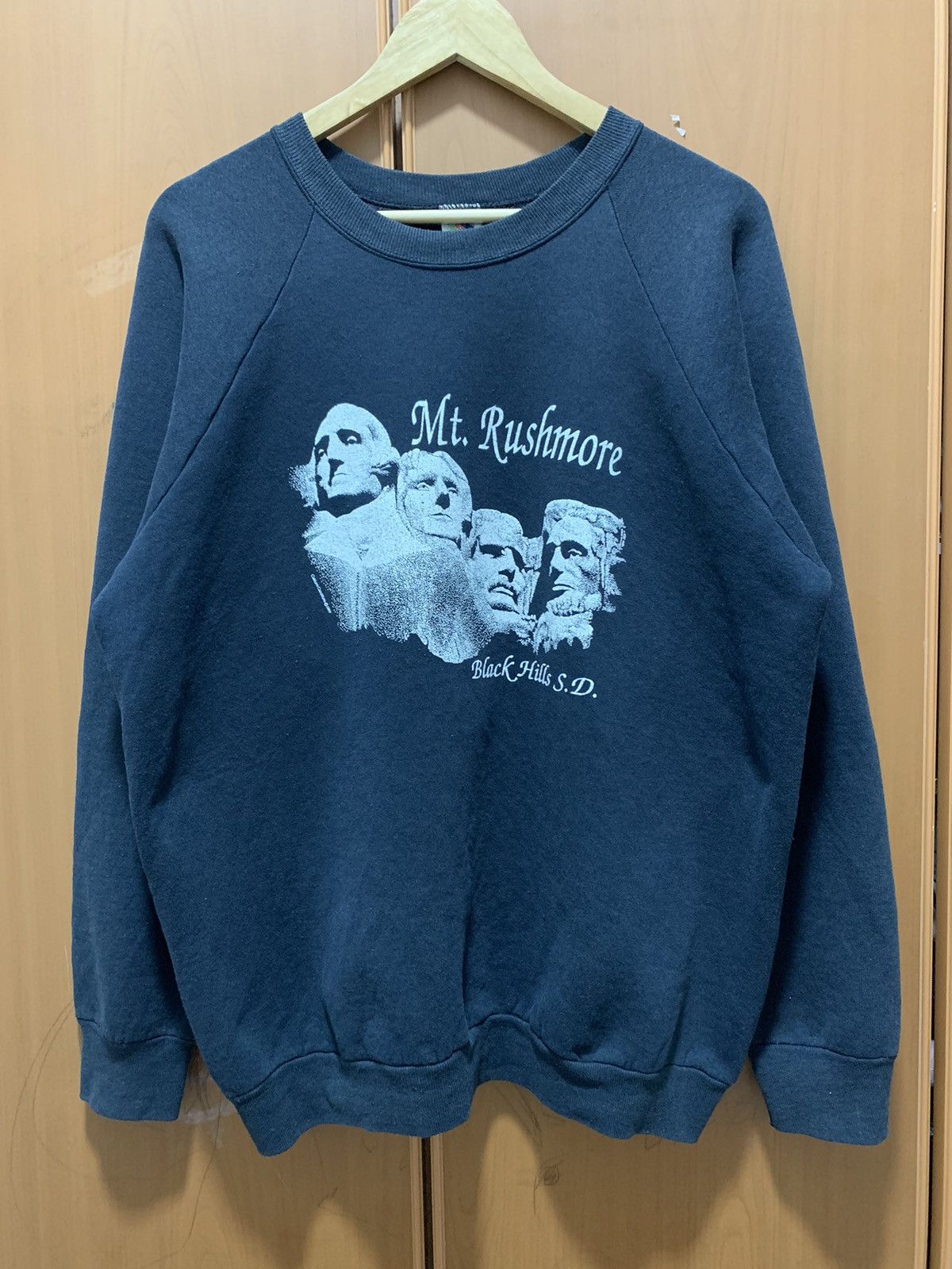 Fruit Of The Loom Vintage 1989 Mt. Rushmore Black Hills S.D Sweatshirt Distressed Size US XL / EU 56 / 4 - 1 Thumbnail