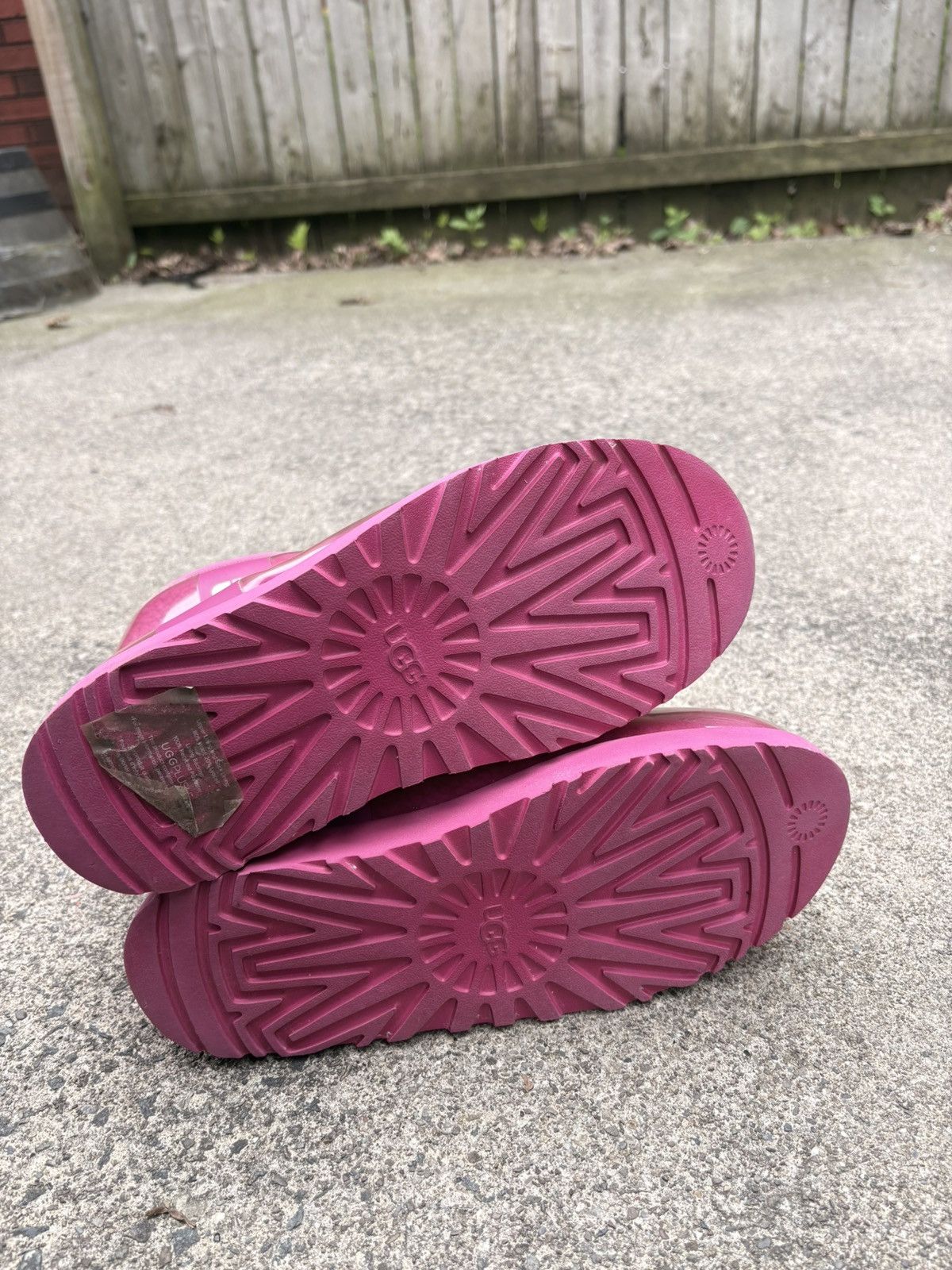 Ugg UGG Classic Clear Mini Boot — Women’s 7 — Hot Pink / Taffy Size US 7 / IT 37 - 5 Thumbnail
