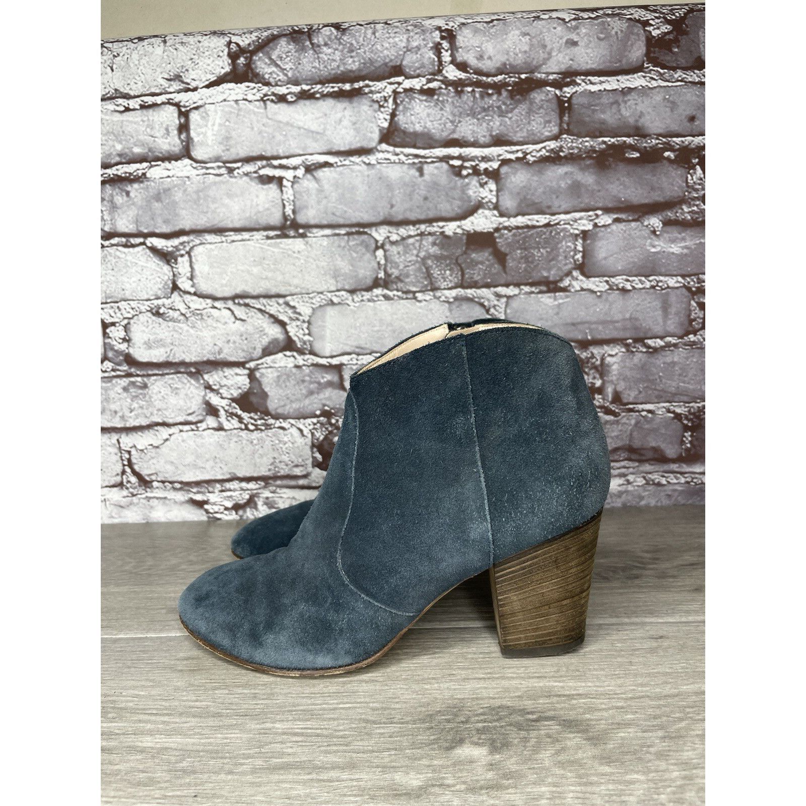 Club Monaco Club Monaco Brooklyn Blue Suede Side Zip Stacked Heel Bootie Size US 7.5 / IT 37.5 - 20 Thumbnail