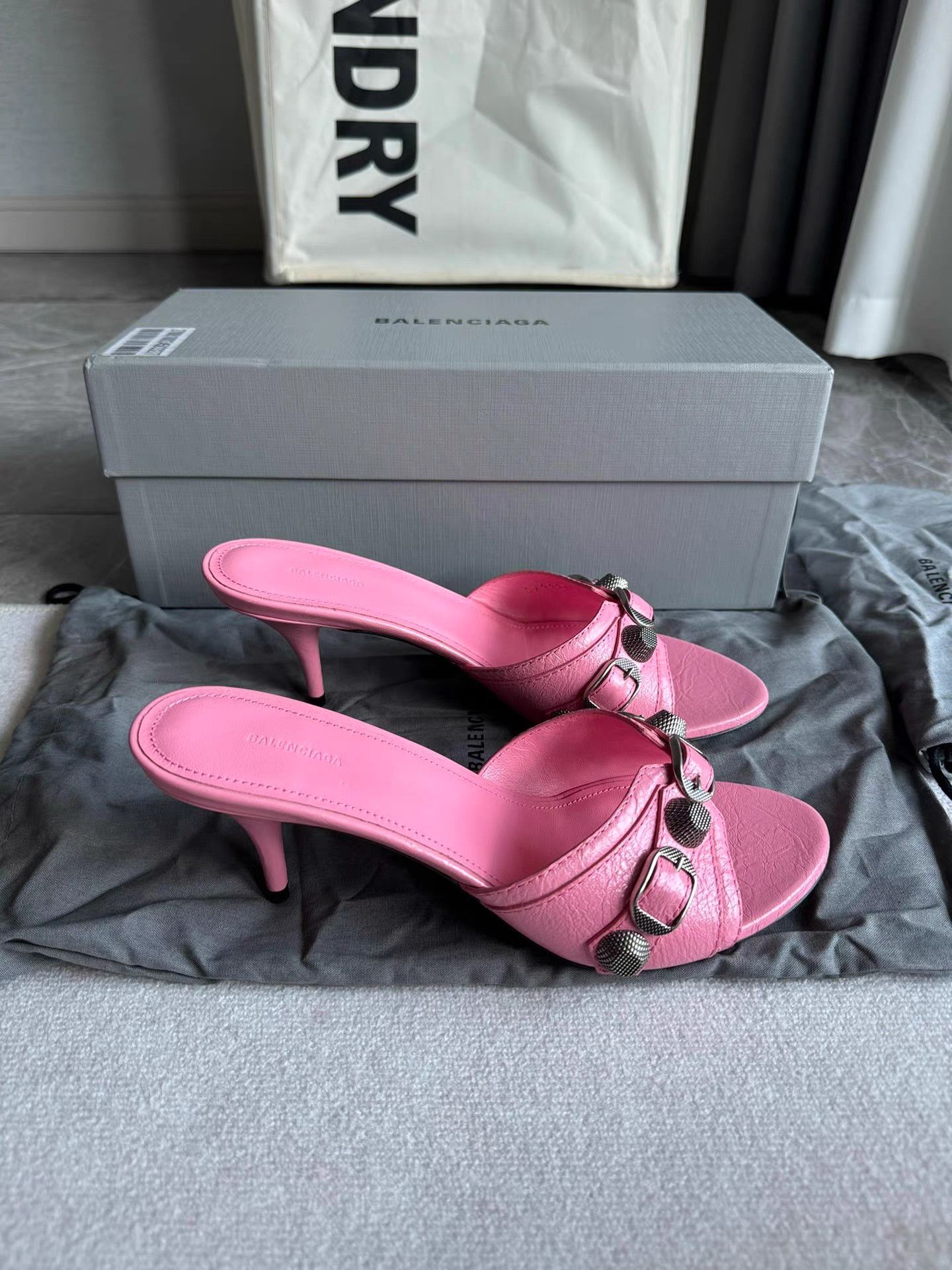 Balenciaga Balenciaga Pink Cagole Kitten Heel Sandals K6 Size US 7 / IT 37 - 3 Thumbnail