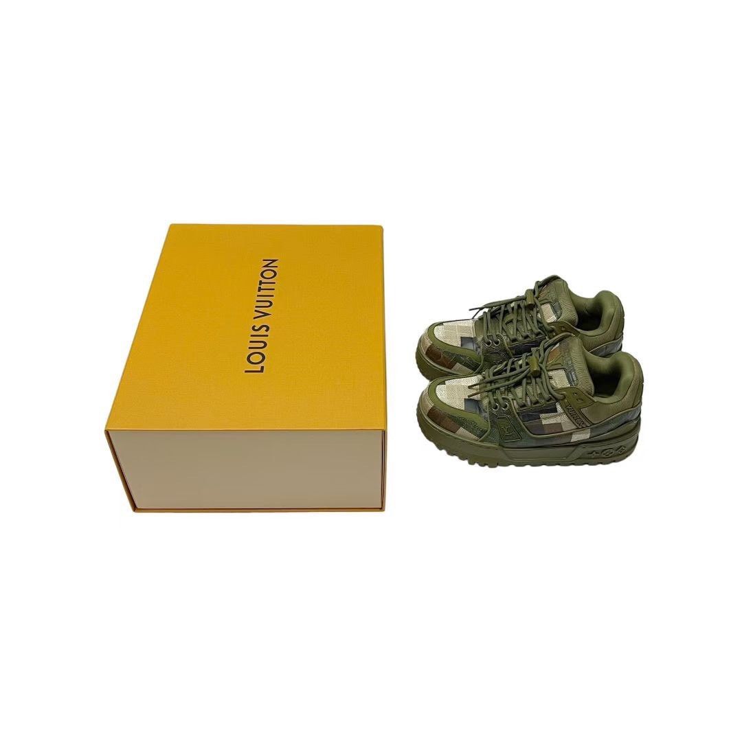 Louis Vuitton Louis Vuitton Camo Lowtop Sneakers us_6 Women Size US 6 / IT 36 - 1 Thumbnail