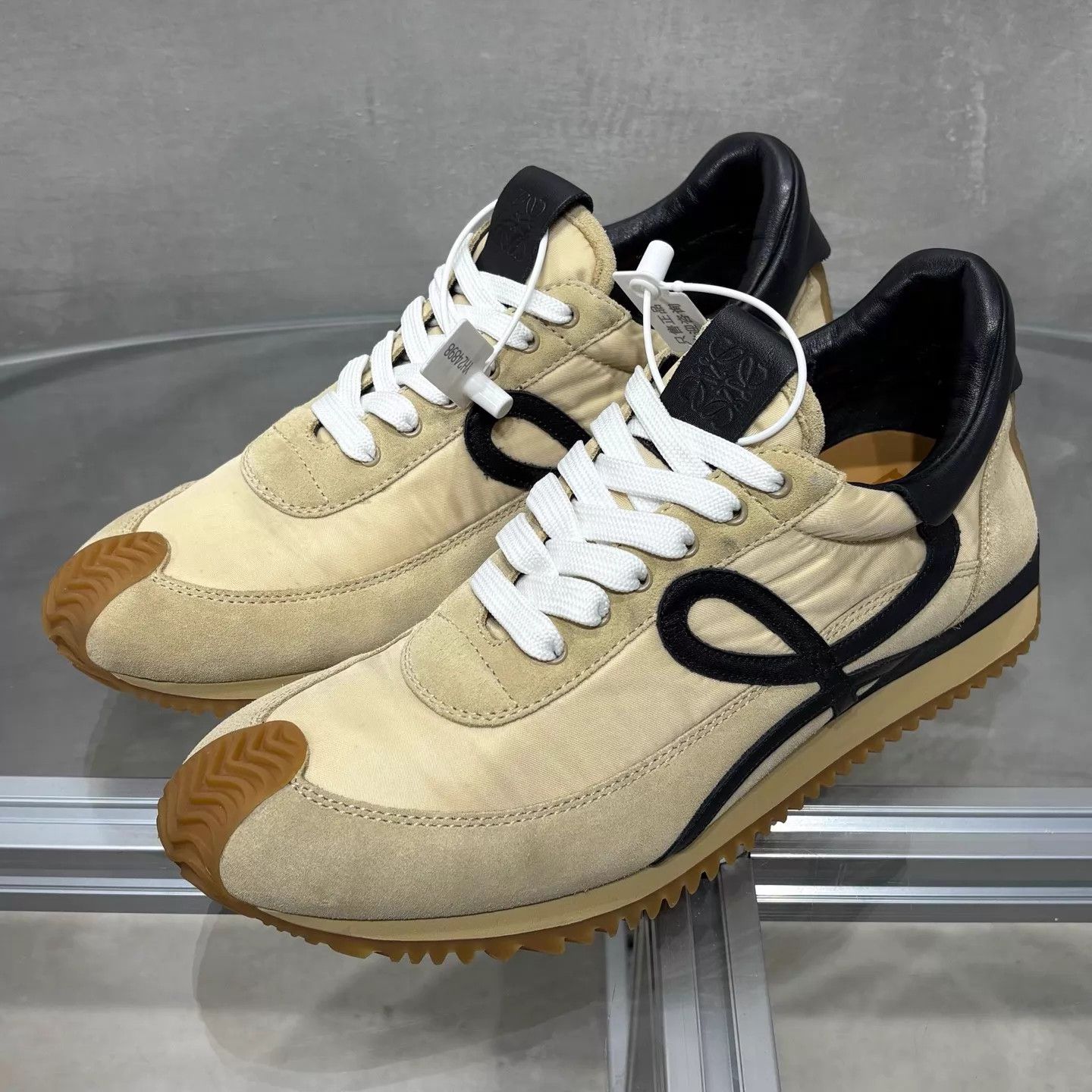 Loewe Loewe Flow Runner Khaki Sneakers 41 Size US 8 / EU 41 - 2 Thumbnail