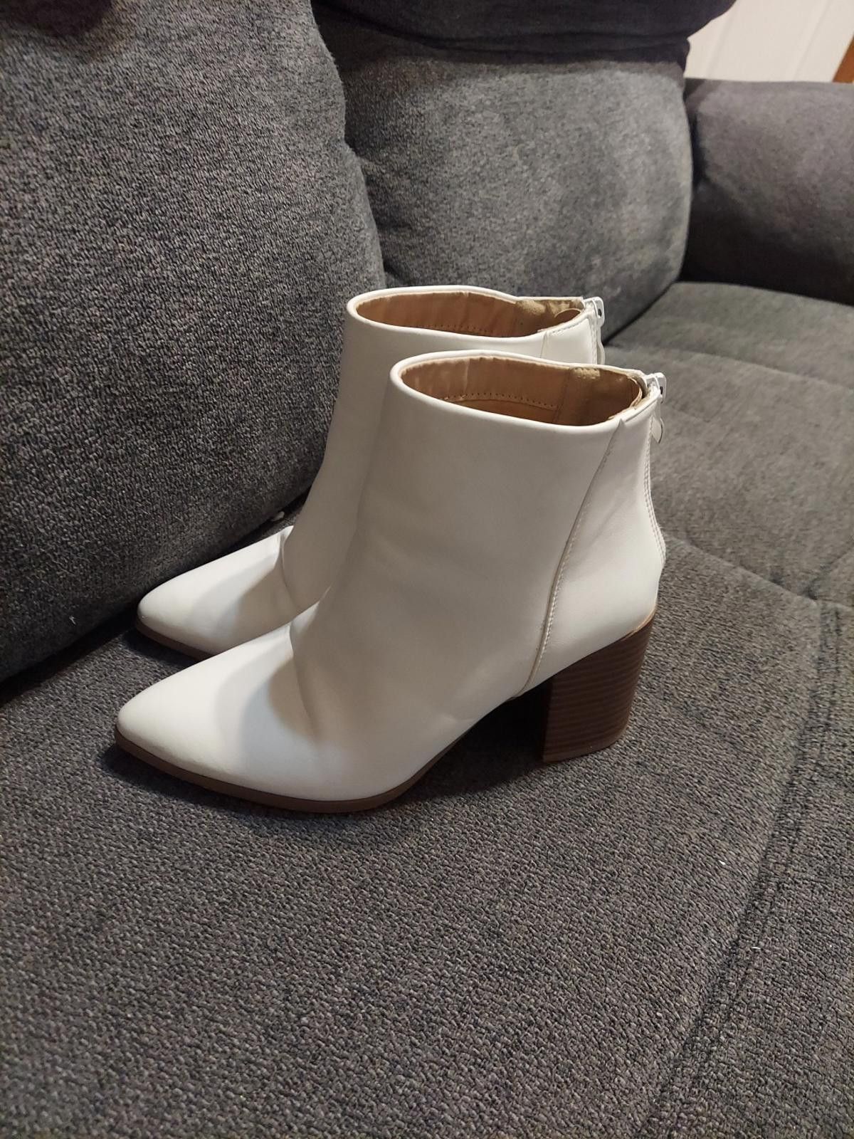 Club Monaco Top Moda White boots Size 8.5 Ankle Y2k Cowboy Boots Size US 6.5 / IT 36.5 - 2 Thumbnail