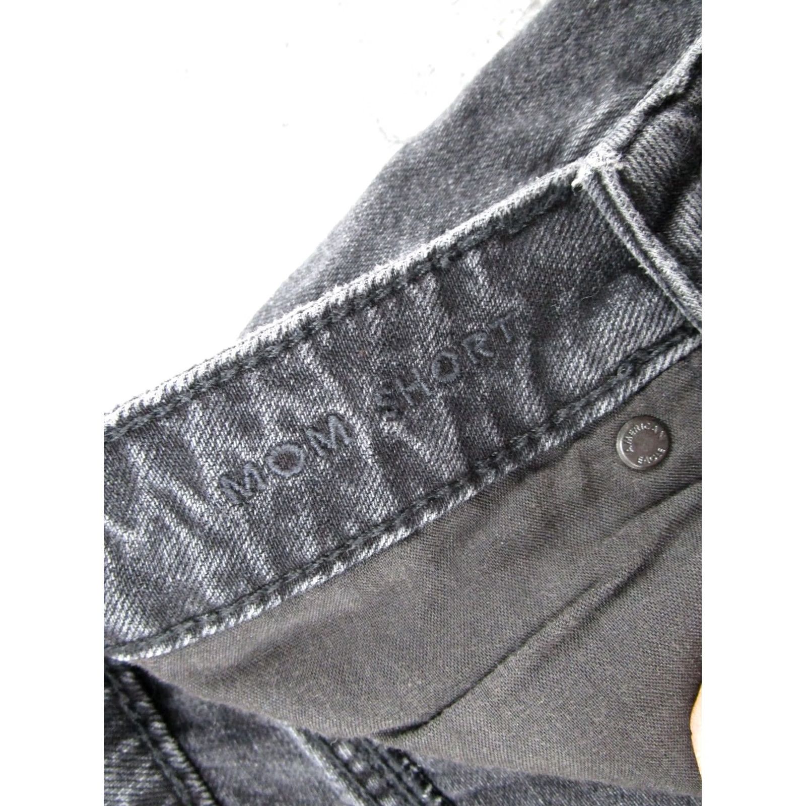 American Eagle Outfitters American Eagle Outfitters Black Distressed Denim High Rise Cut Off Mom Short Size 8 Womens Stretch 5-Pocket Retro 90s Vintage? Size 30" / US 8 / IT 44 - 3 Thumbnail