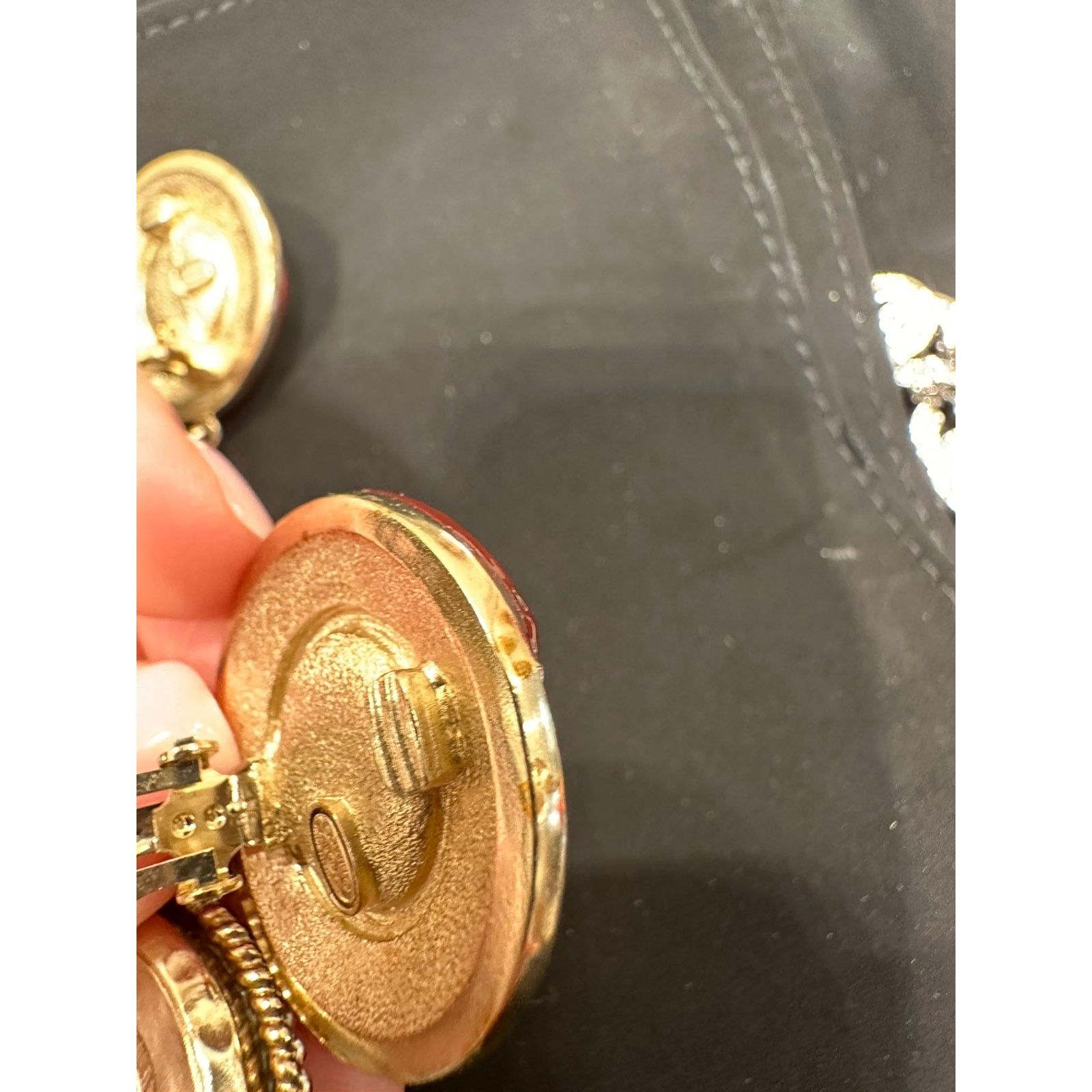 Chanel NWOT Chanel Pre-Fall 2019 Pearl Drop Earrings Size ONE SIZE - 6 Thumbnail