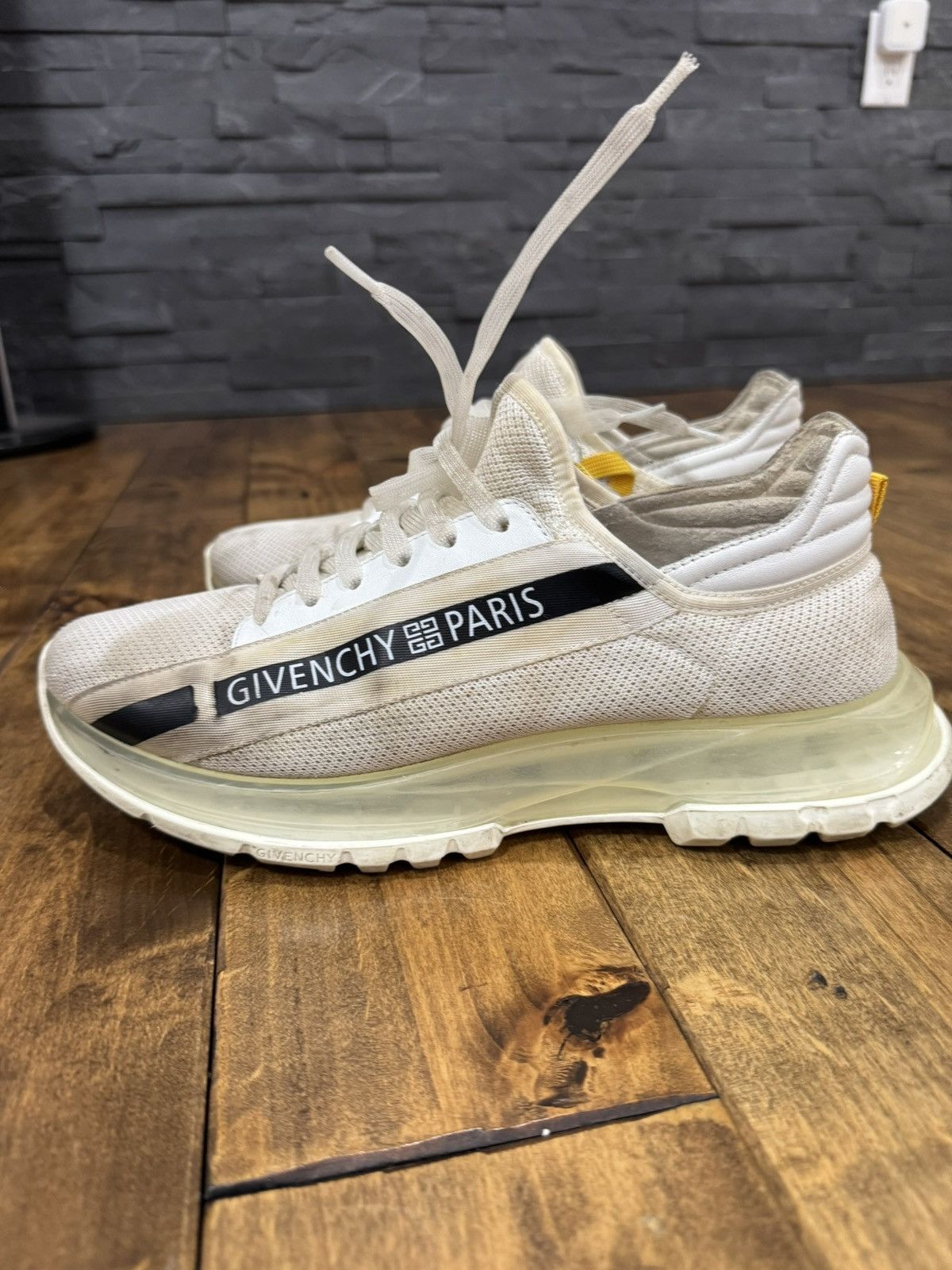Givenchy Givenchy Spectre Runner sneaker Size US 10.5 / EU 43-44 - 11 Thumbnail