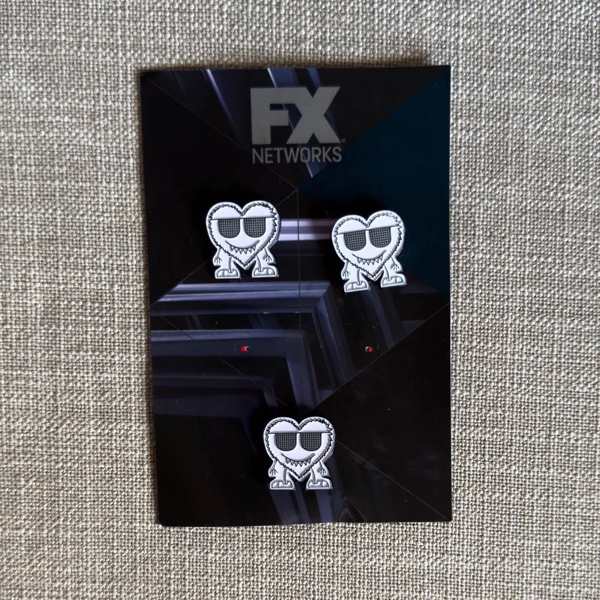 Other Emoji Heart with Glasses SDCC 2015 Pins Promo Comic Con FX Size ONE SIZE - 1 Thumbnail