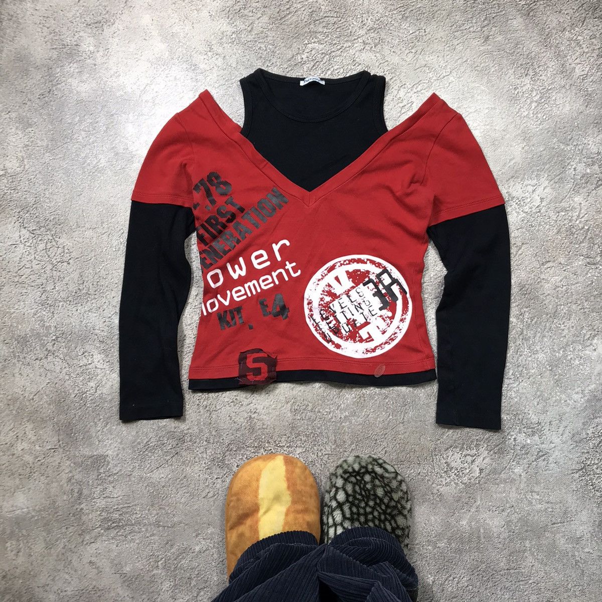 Vintage Vintage Y2K Japanese Avant Garde Graphic Tee Streetwear S Size S / US 4 / IT 40 - 1 Thumbnail