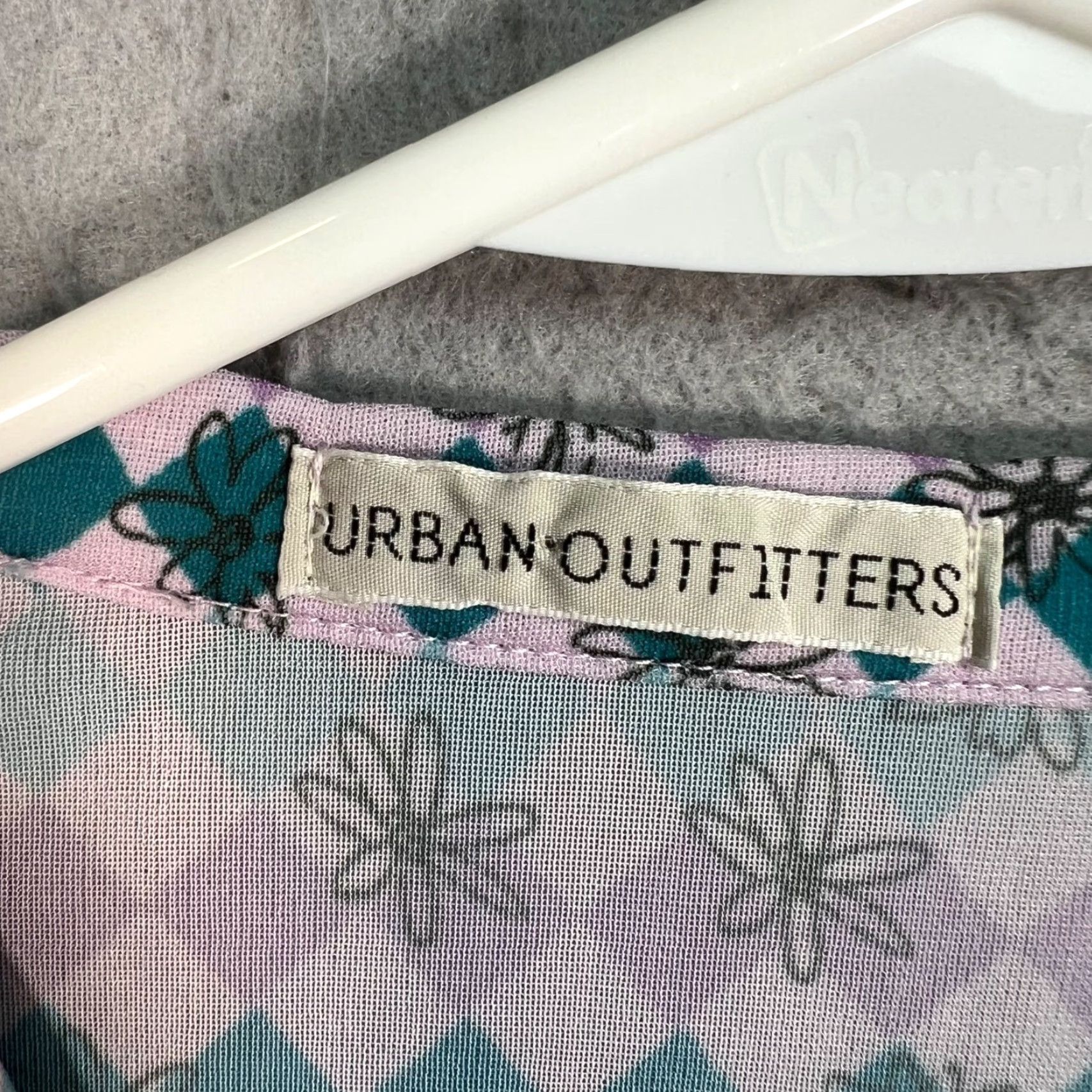 Urban Outfitters VINTAGE Urban Outfitters Womens Size Medium Argyle Floral Ruched Button Front Top Shirt Blouse Cropped Purple Long Sleeve V-Neck Size M / US 6-8 / IT 42-44 - 3 Thumbnail