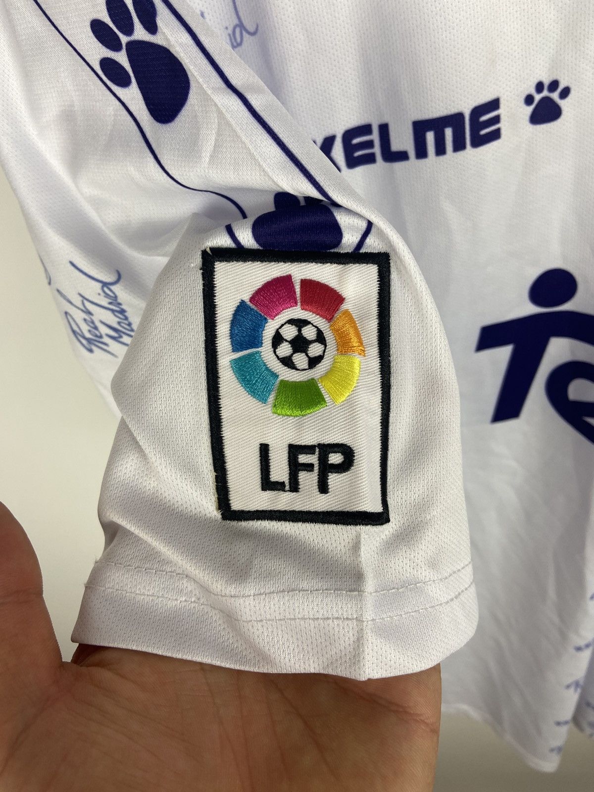 Other Vintage Kelme Real Madrid 95 Football Soccer Shirt Jersey Size US XL / EU 56 / 4 - 13 Thumbnail