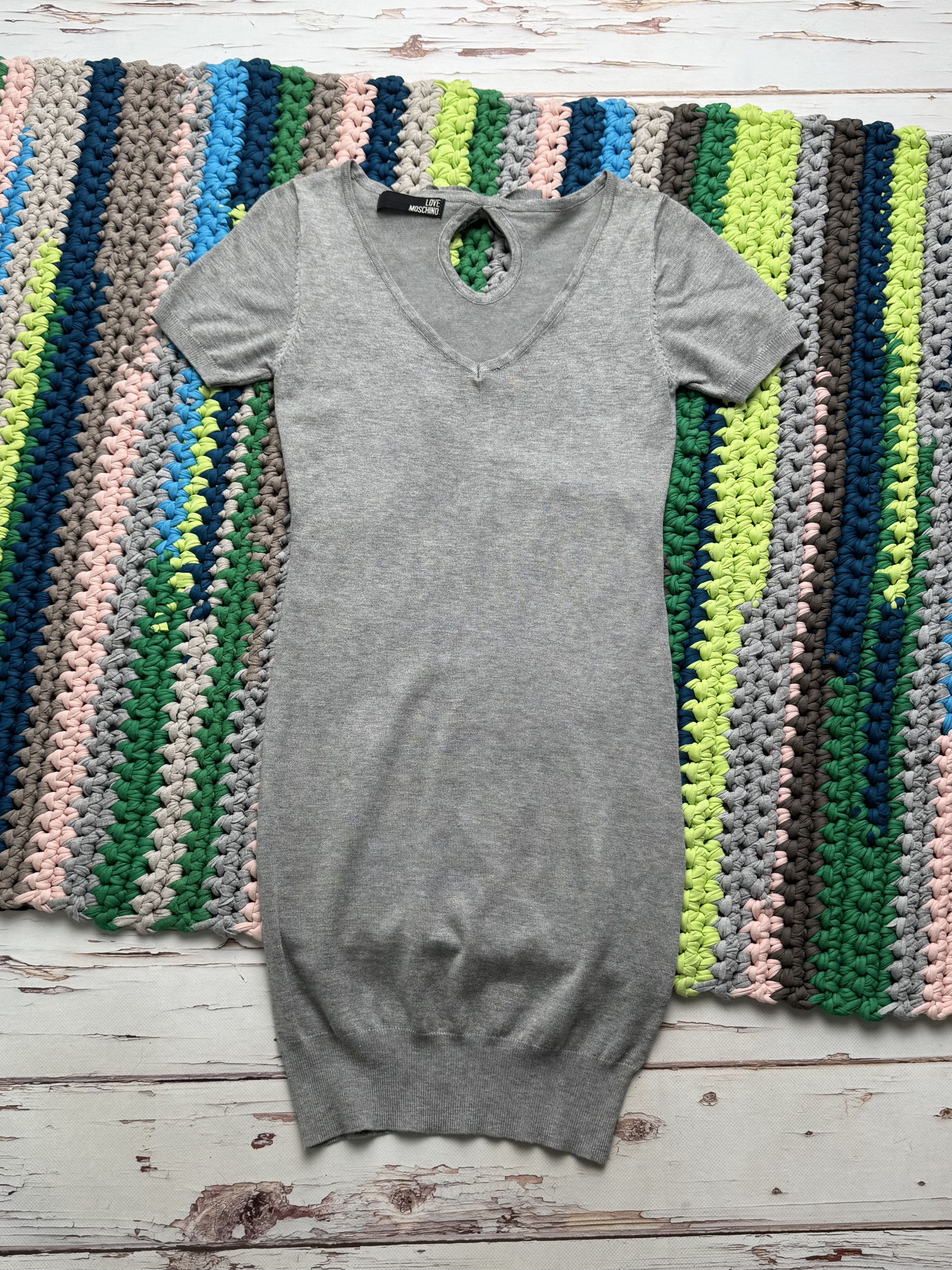 Love Moschino Love Moschino Grey Knit Dress V Neck Bodycon Short Sleeve Size XS / US 0-2 / IT 36-38 - 1 Thumbnail
