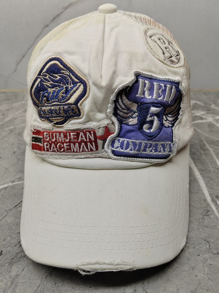 Vintage Vintage Patch Style Red Company Distressed Style Trucker Cap Size ONE SIZE - 2 Thumbnail