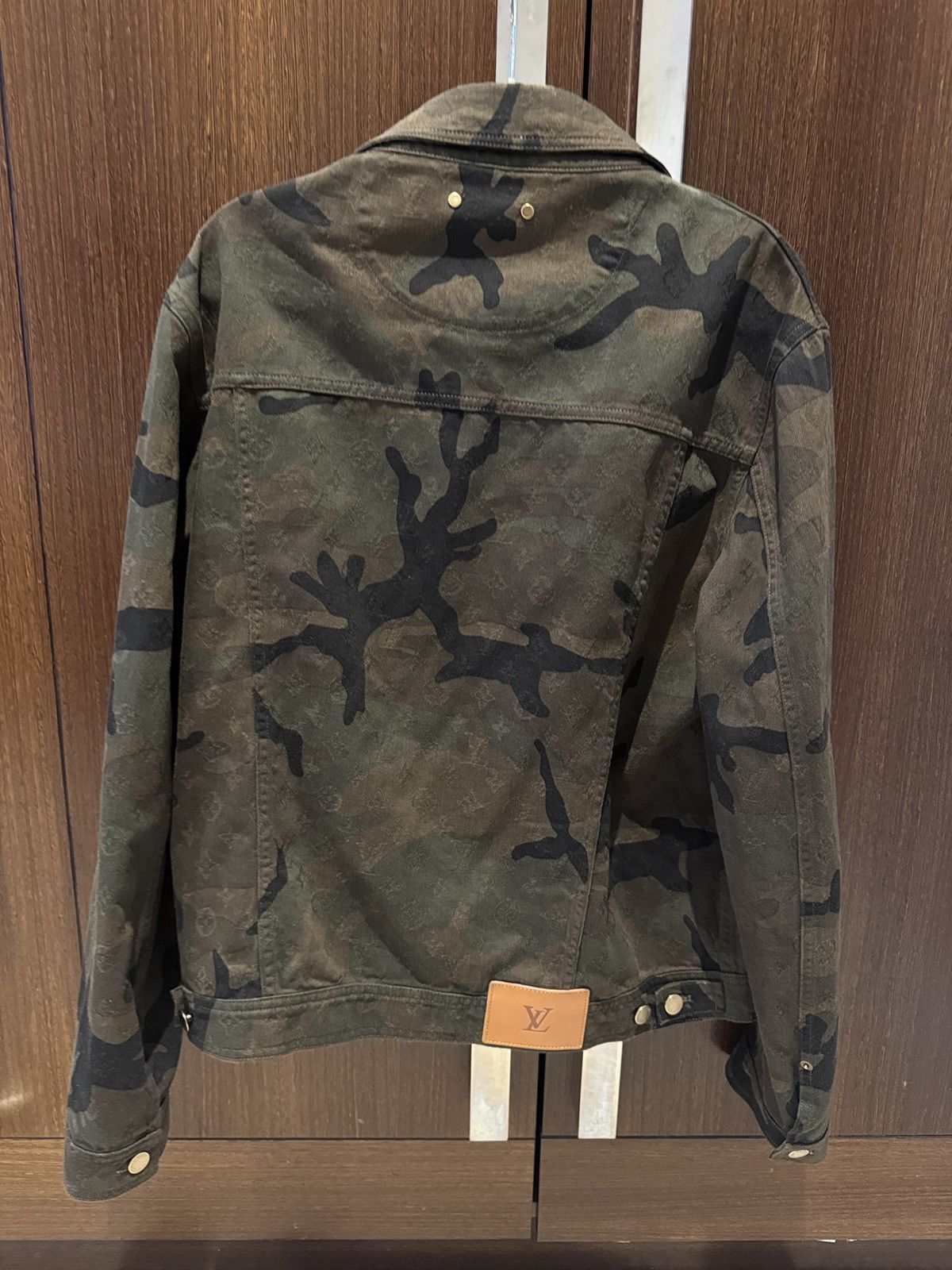 Louis Vuitton × Supreme Louis Vuitton Supreme Camouflage Denim Trucker Jacket Size US L / EU 52-54 / 3 - 3 Thumbnail