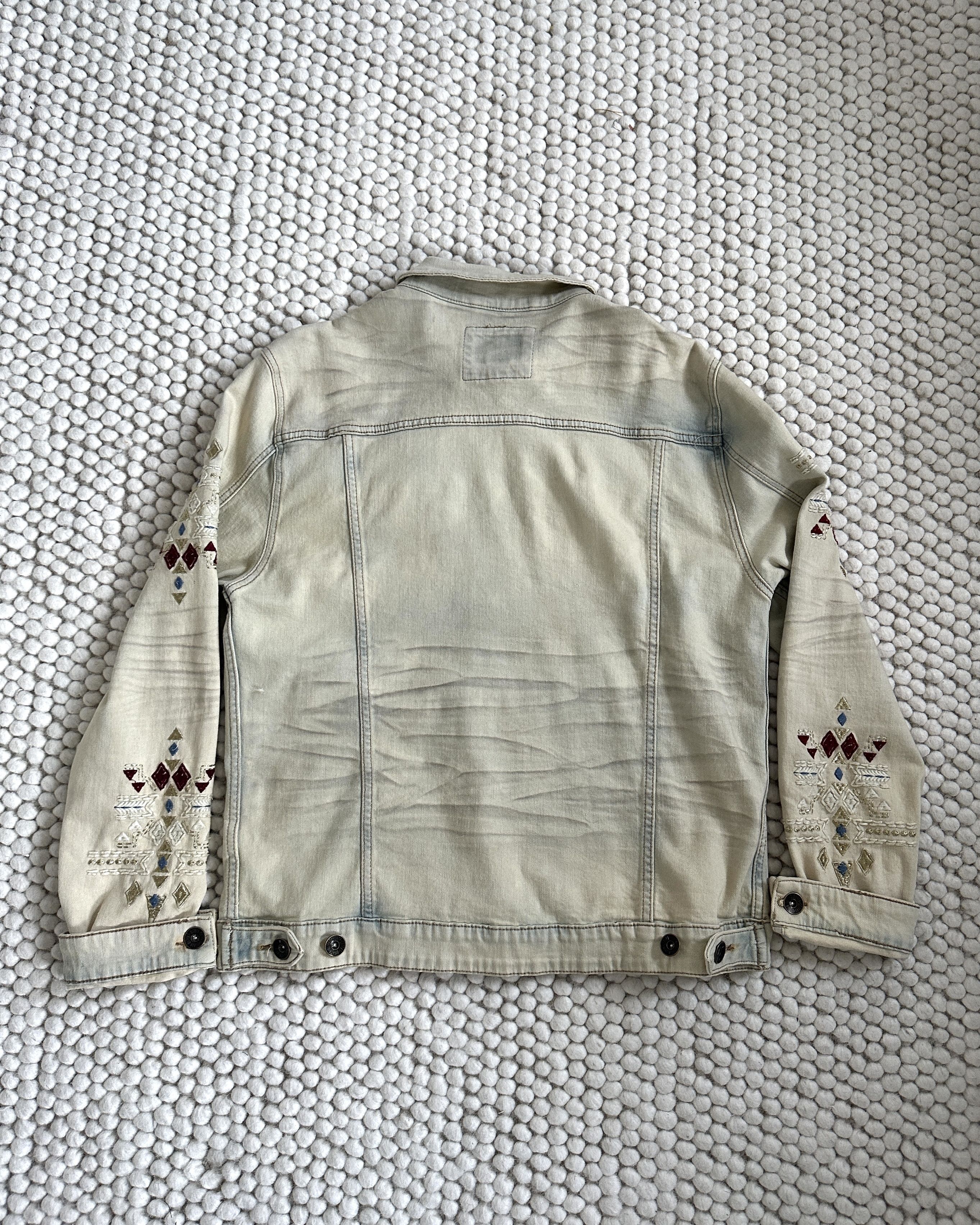 Vintage Vintage Distressed Custom Embroidered Denim Jacket Size US XL / EU 56 / 4 - 2 Thumbnail