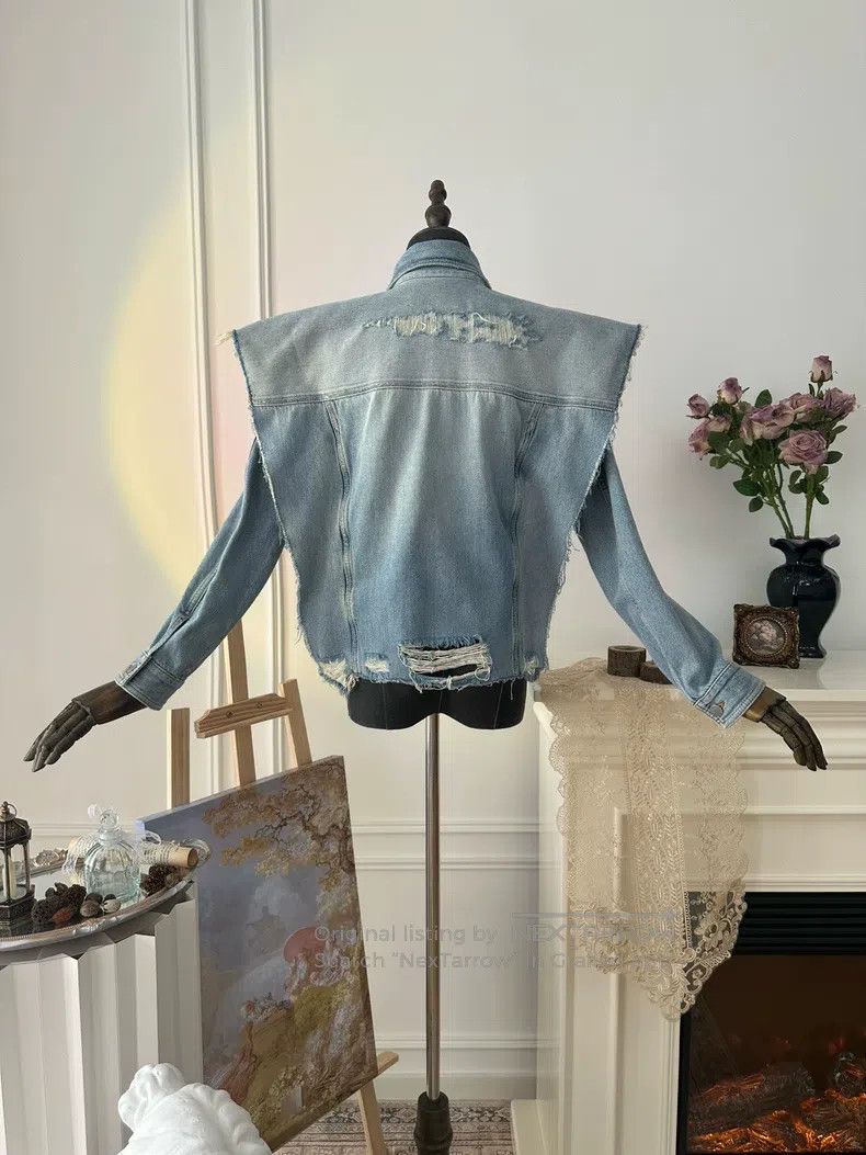 Maison Margiela Broken and old detachable sleeve denim jac is