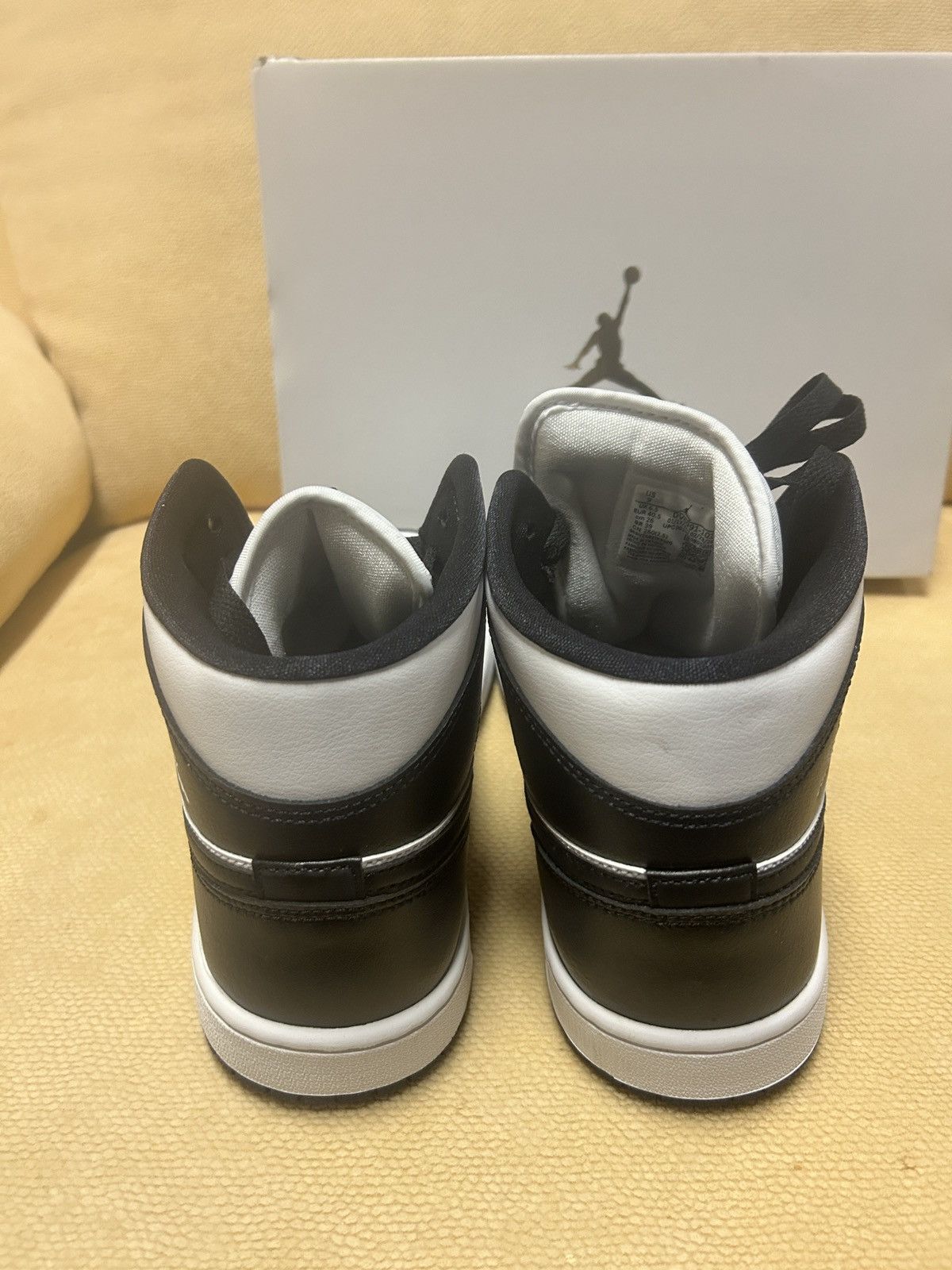 Jordan Brand Air jordan 1 mid Size US 6.5 / EU 39-40 - 8 Thumbnail