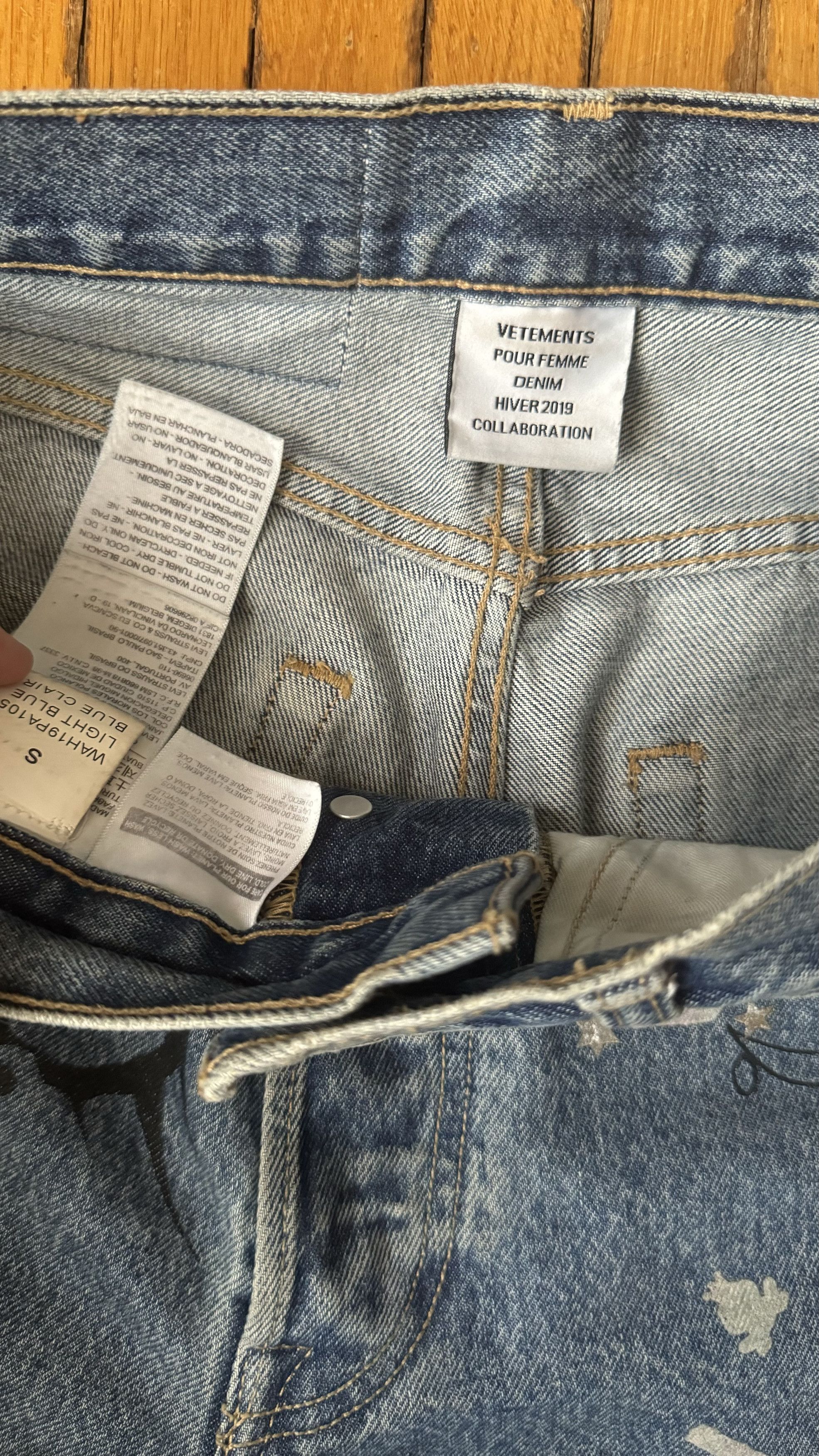 Levi's × Vetements Vetements Levi Tribal Sticker Jeans Size US 29 - 4 Thumbnail