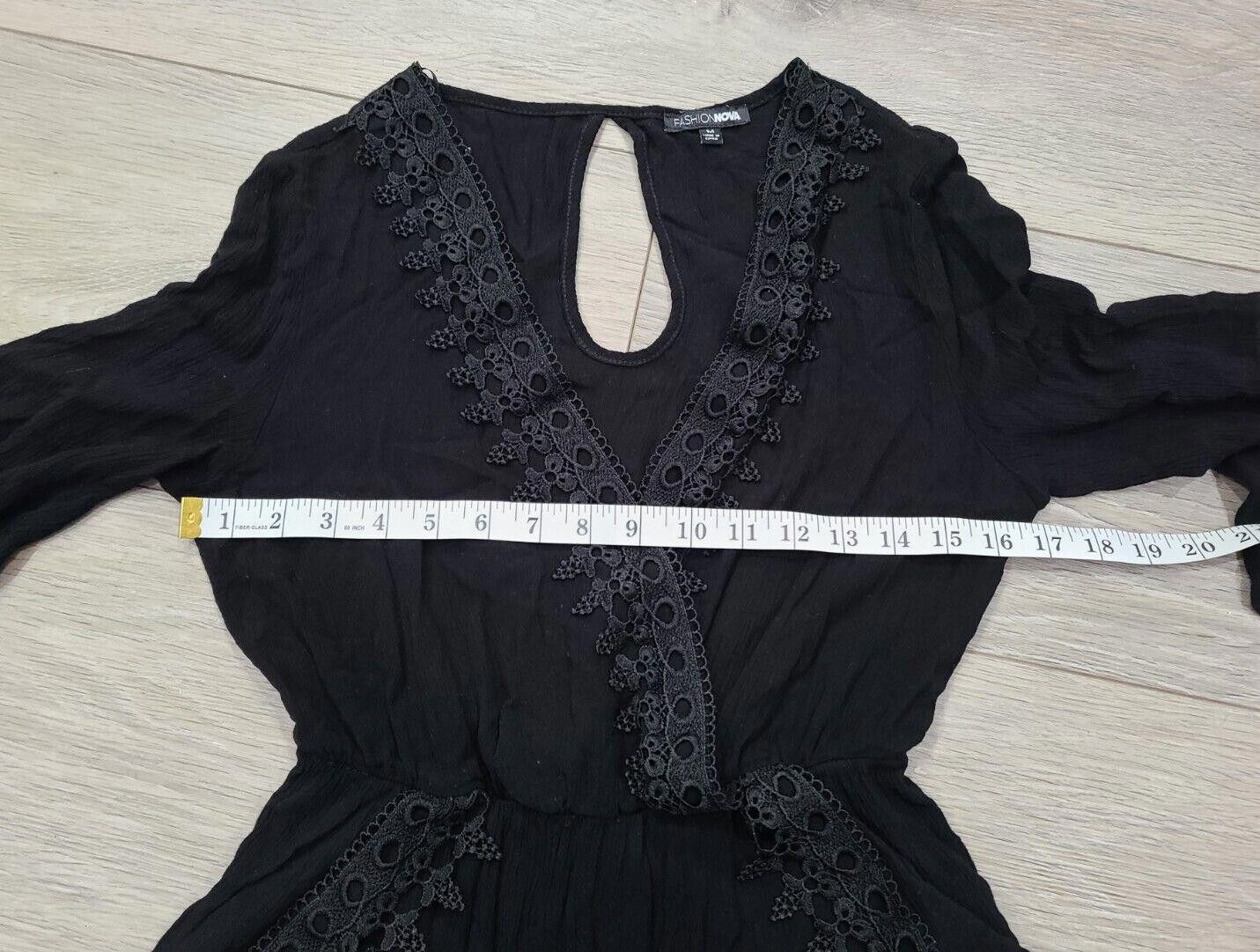 Fashion Nova Fashion Nova Romper Medium Black Lace Shorts V Neck Size 32" / US 10 / IT 46 - 4 Thumbnail