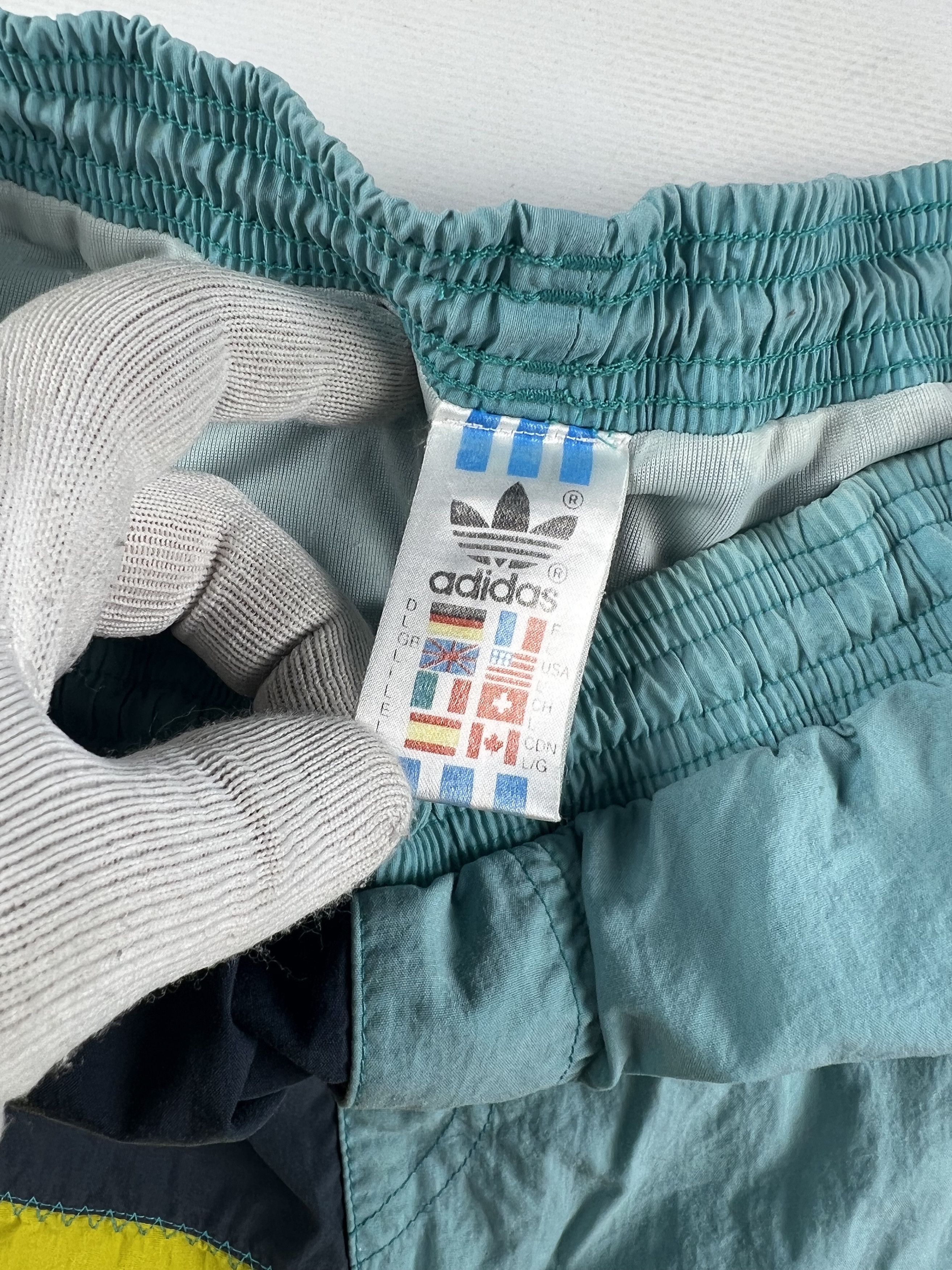 Adidas × Vintage Vintage Adidas Nylon Shorts Size US 34 / EU 50 - 4 Thumbnail