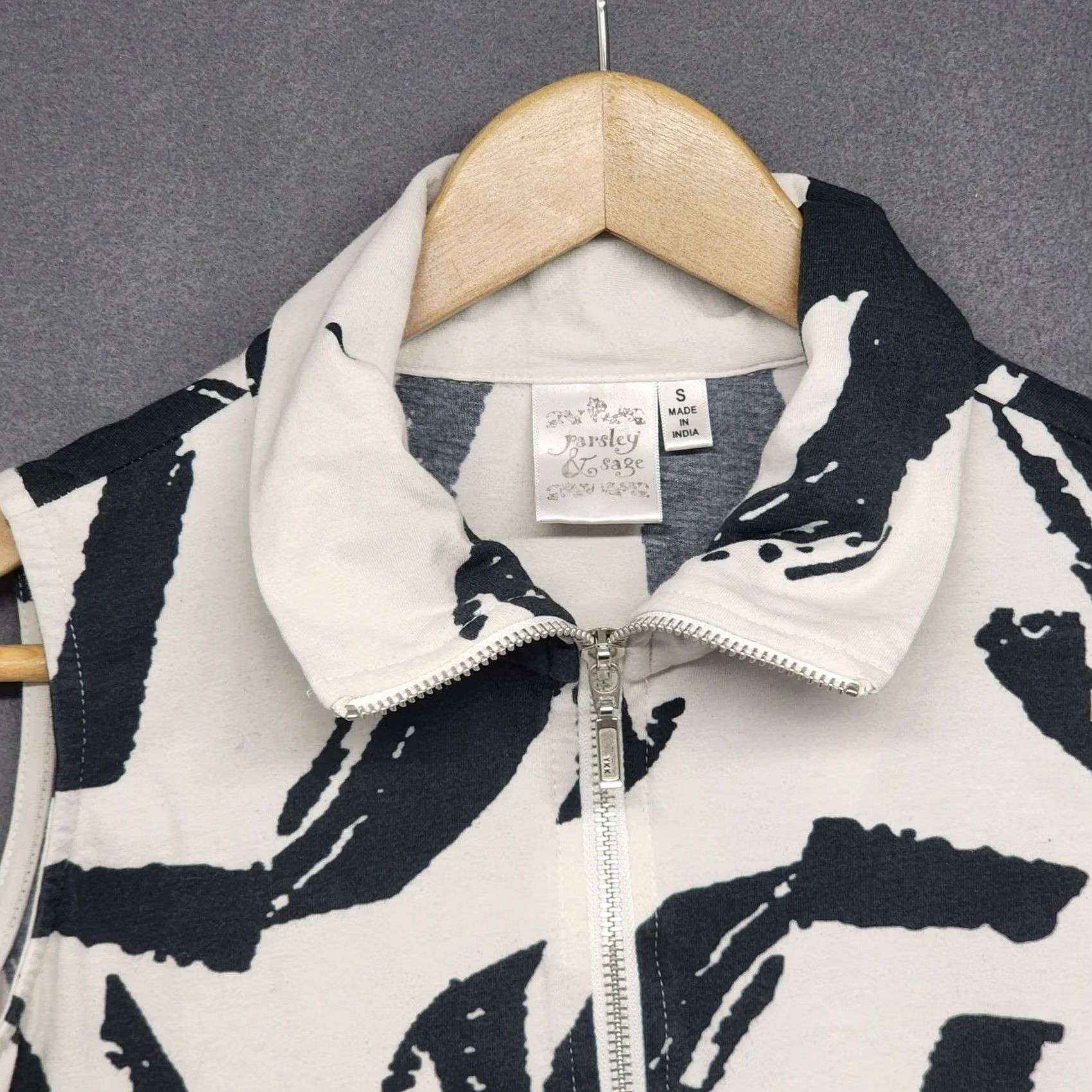 Vintage Parsley & Sage Womens Small Black Cream Tunic Sleeveless 1/4 Zip Stretch Shirt Top Casual Abstract Print Size S / US 4 / IT 40 - 6 Thumbnail
