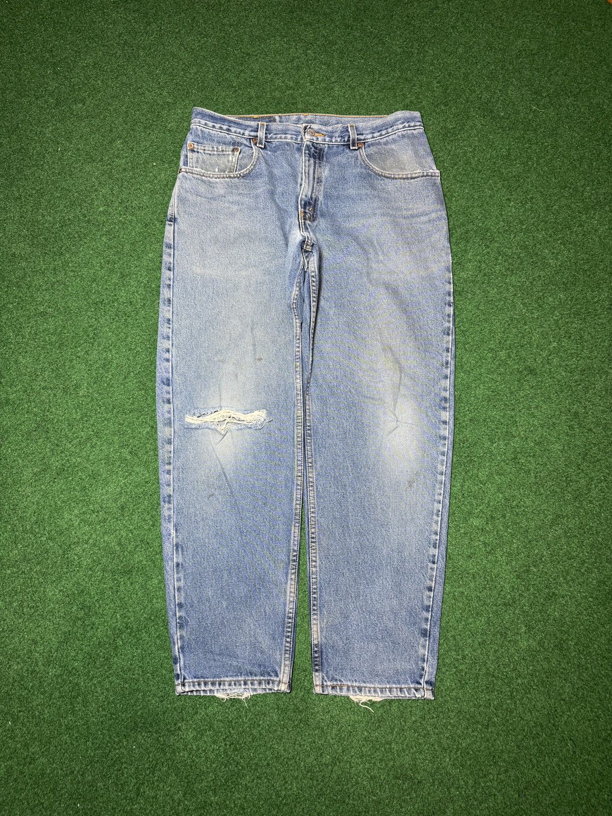 Levi's × Vintage Vtg 90s Levi’s 560 Loose Baggy Grunge Distressed Skater Jean Size US 34 / EU 50 - 1 Thumbnail