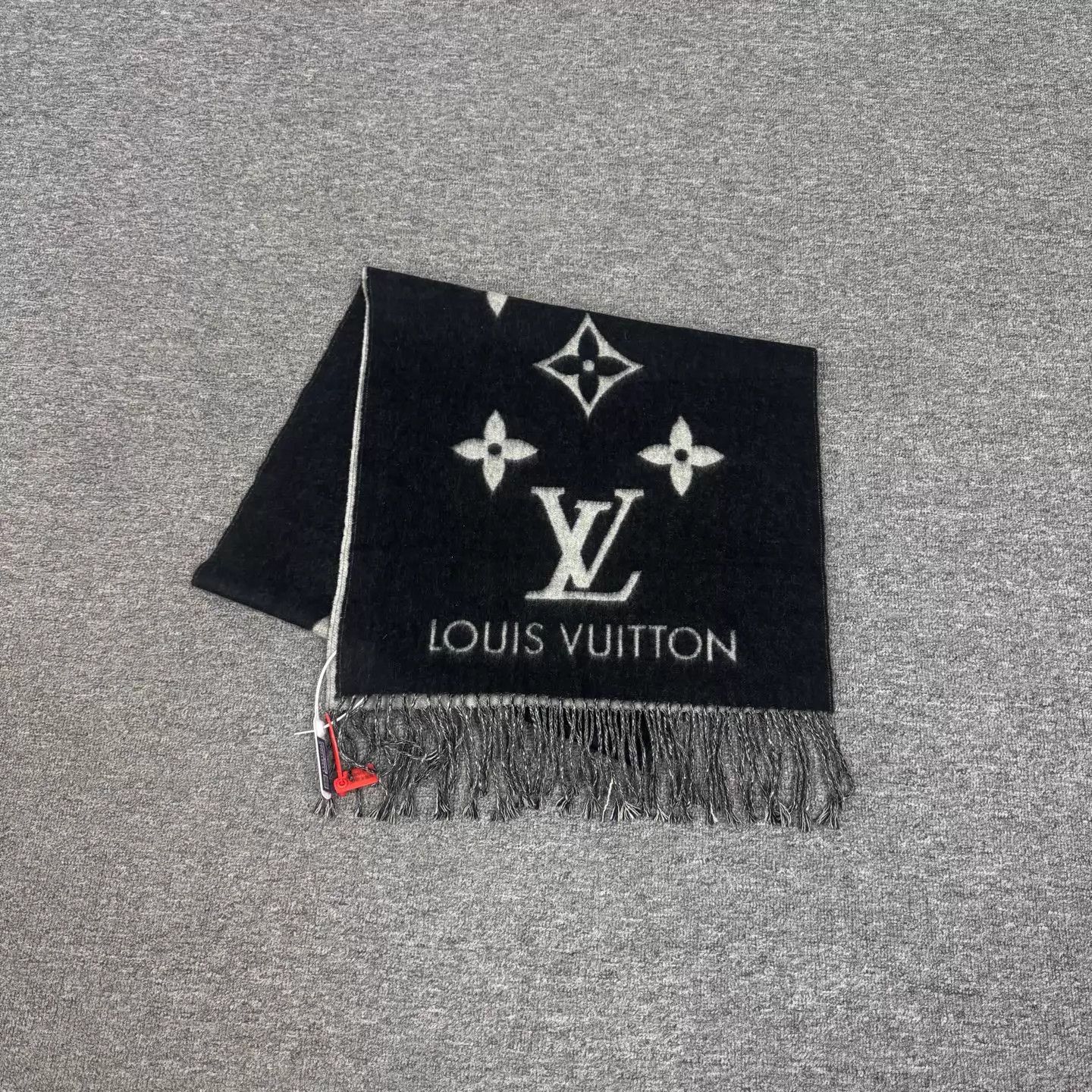 Louis Vuitton LV Black Gray Monogram Fringe Cashmere Scarf 99N Size ONE SIZE - 2 Thumbnail