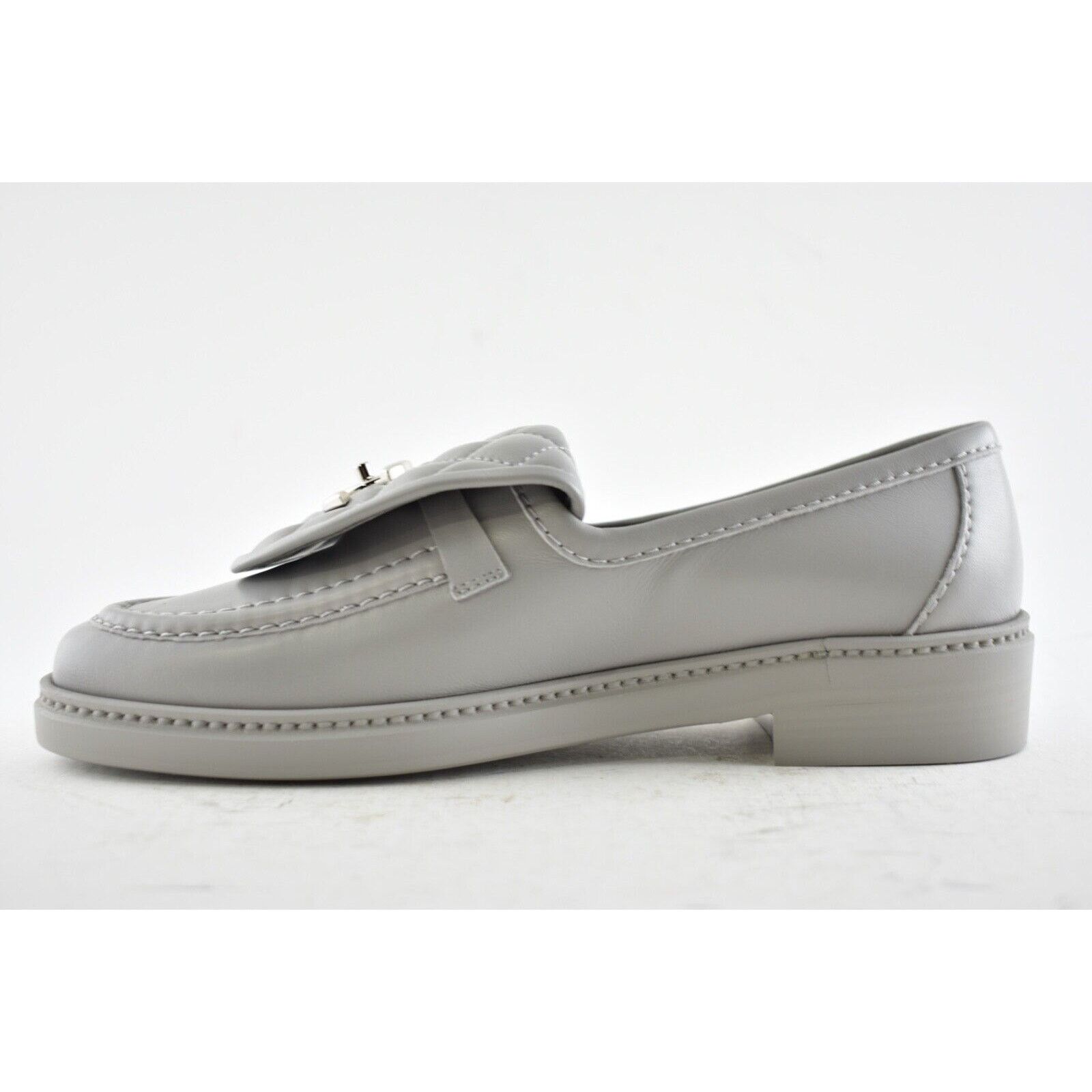 Chanel Chanel Quilted Flap Turnlock Silver Mule Flat Loafer 40.5 Size US 10.5 / IT 40.5 - 9 Thumbnail