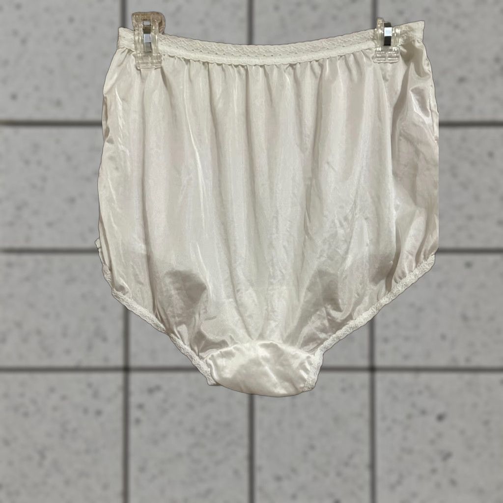 Vintage VINTAGE Carole Granny Panties White Size 9 Made in USA Woman’s Secretary/Geek Look 1970s Nylon Original Everyday Size 30" / US 8 / IT 44 - 1 Thumbnail