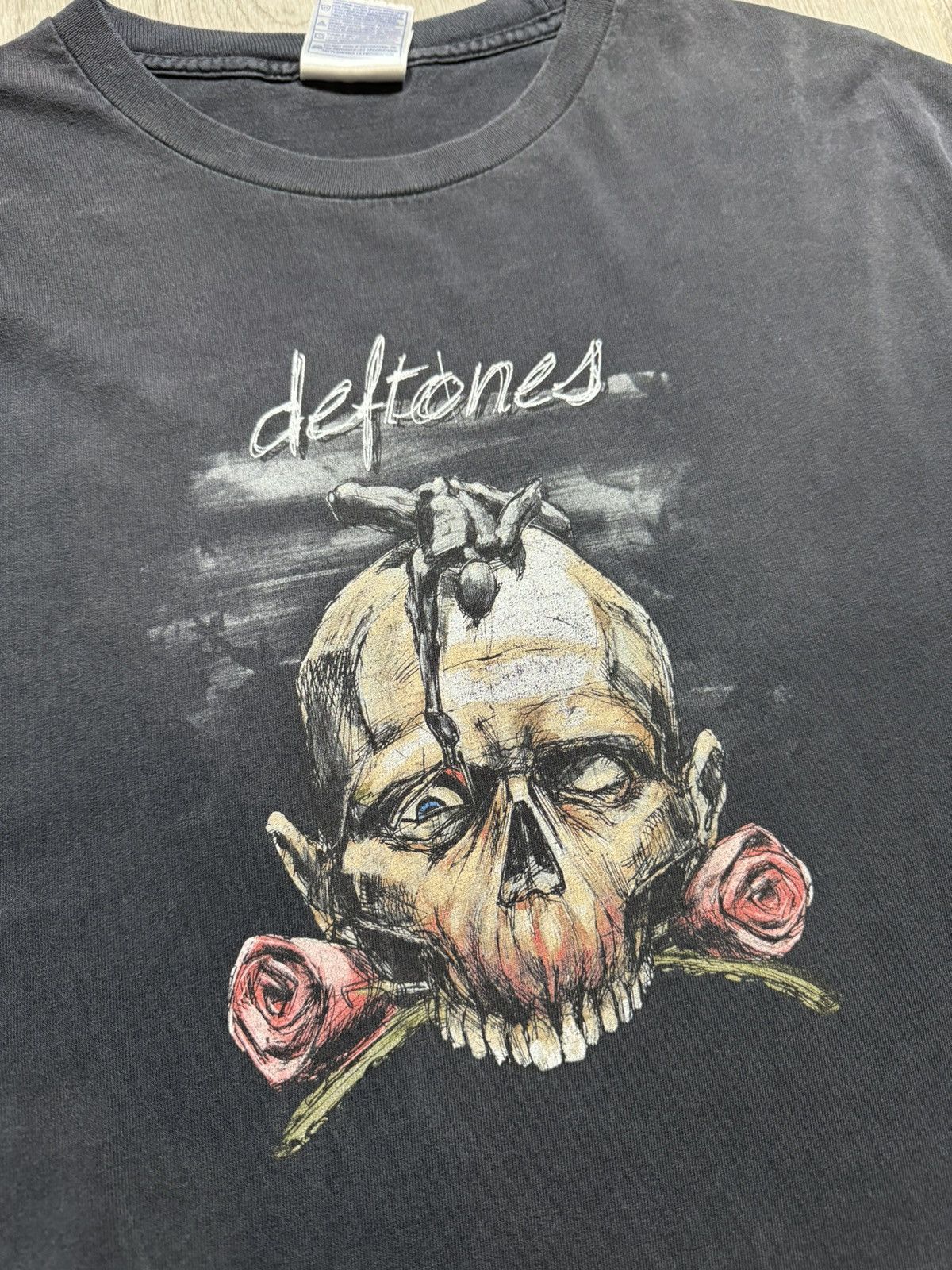 Band Tees × Vintage Vintage Deftones Skull Roses Tee - Very Rare Size US L / EU 52-54 / 3 - 3 Thumbnail
