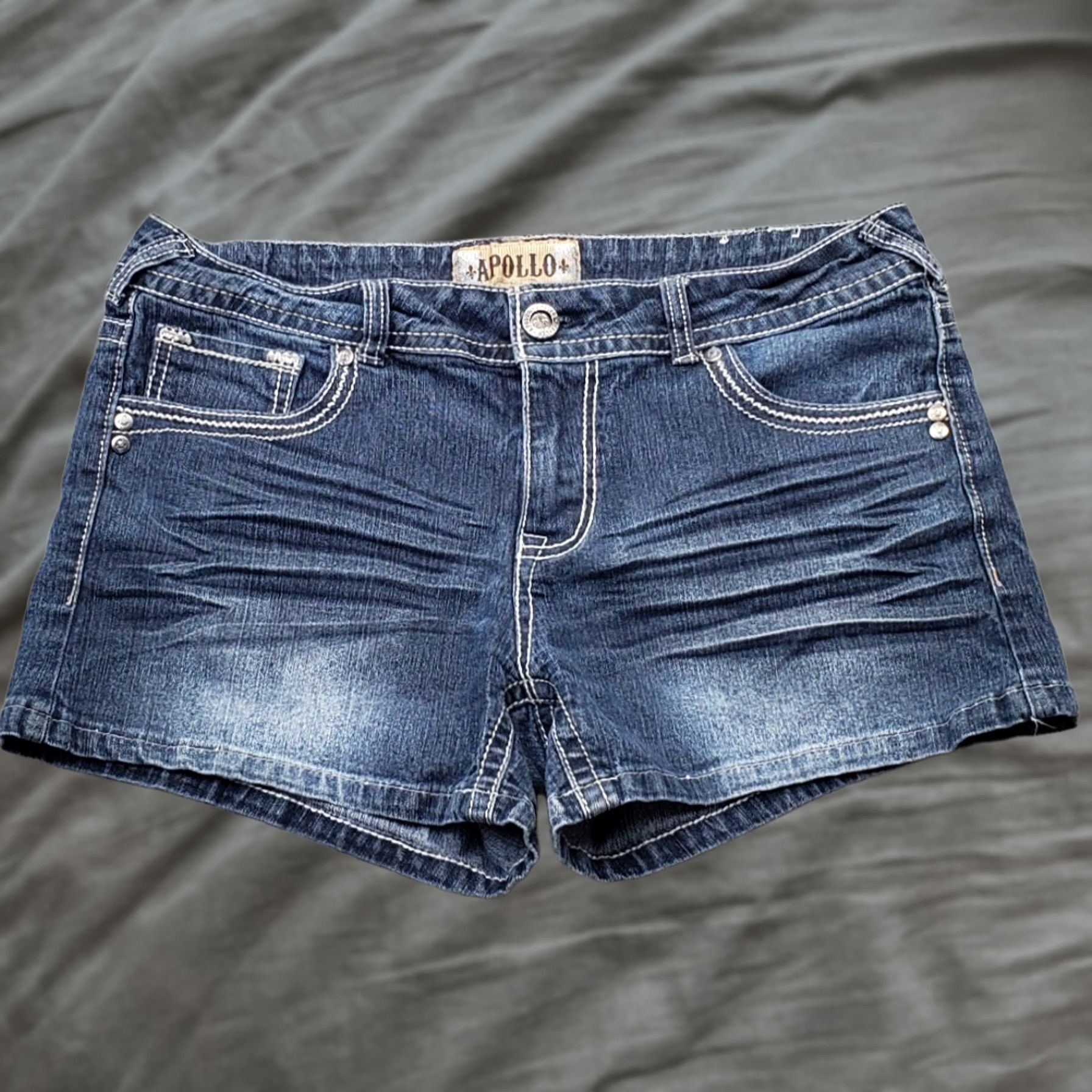 Vintage Apollo Chino Shorts Womens Size 11/12 Blue Denim Regular Fit Embellished Pockets Size 32" / US 10 / IT 46 - 1 Thumbnail