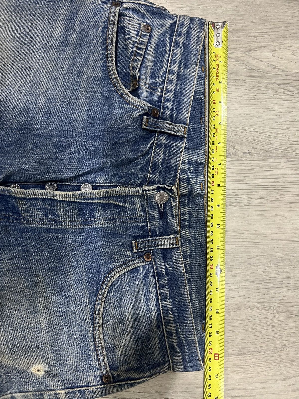Levi's × Vintage Jeans 90’s Levi’s 501 Vintage Distressed Size US 33 - 13 Thumbnail