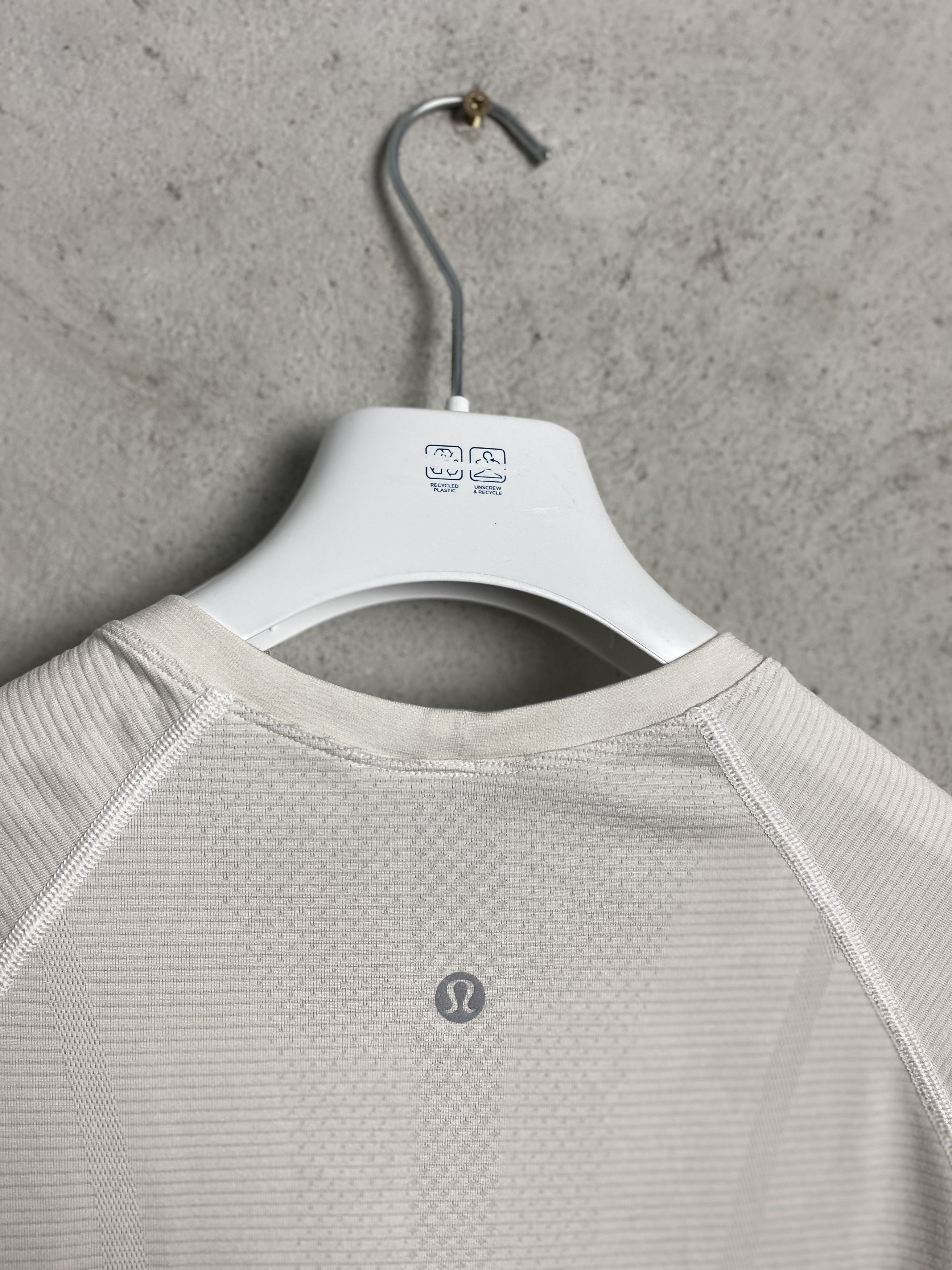 Lululemon Lululemon Swiftly Tech t-shirt tee yoga pilates gym Size S / US 4 / IT 40 - 3 Thumbnail