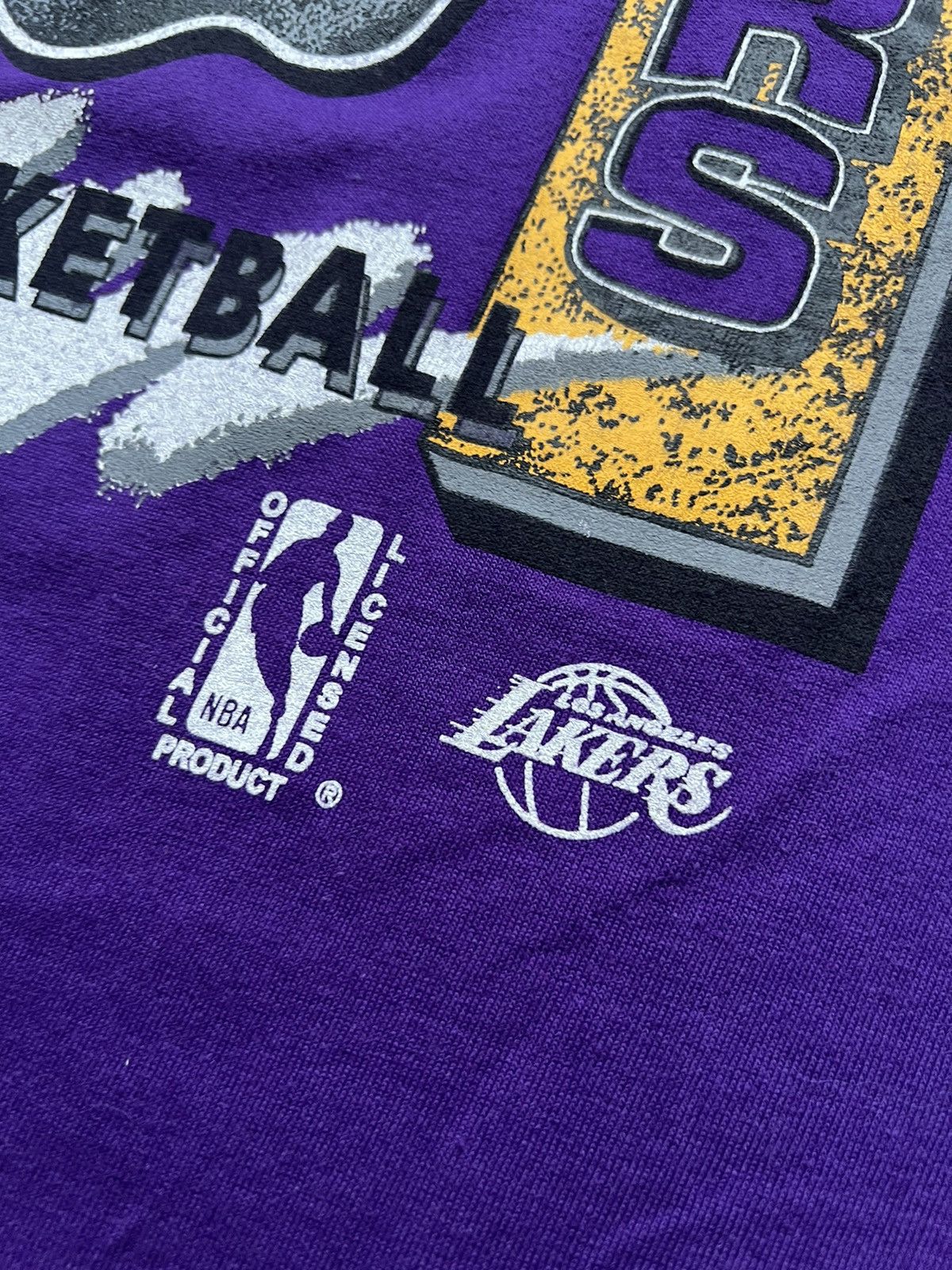 NBA × Vintage Vintage LA Lakers NBA 90s Overprint Tshirt Soft Wear Size:XL Size US XL / EU 56 / 4 - 5 Thumbnail