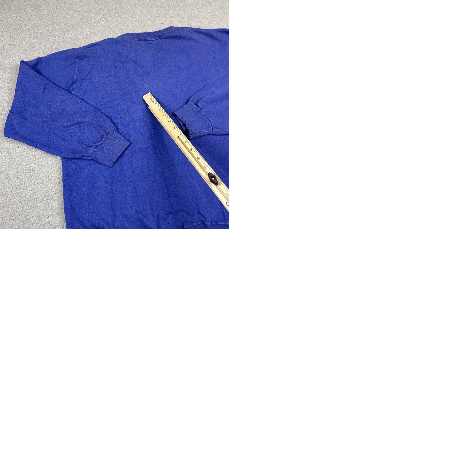 Champion VINTAGE Champion Sweatshirt Adult XL Blue Crewneck Rare Distressed Thrashed 90s Shirt Mens Size US L / EU 52-54 / 3 - 9 Thumbnail