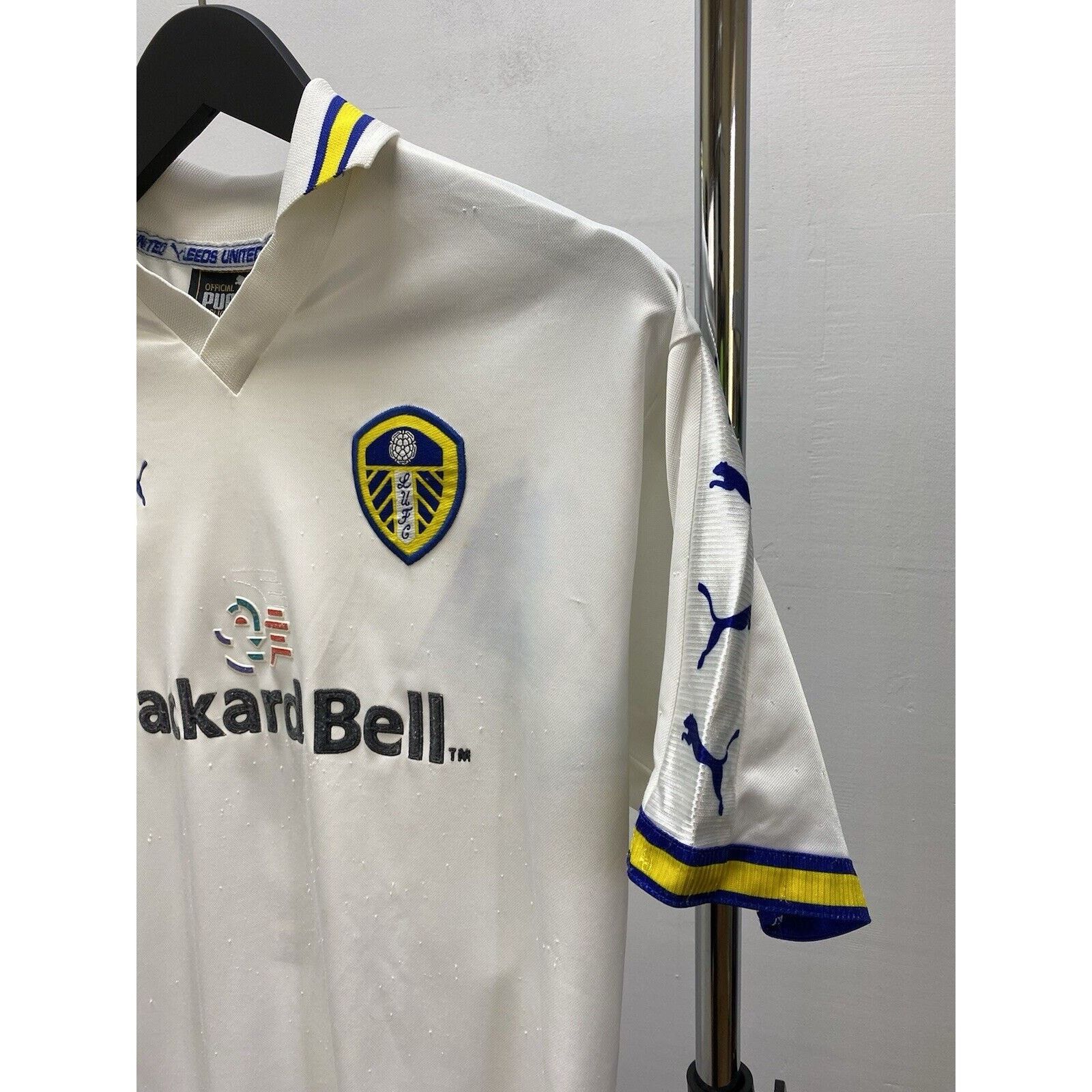 Puma × Vintage Leeds United 1998-2000 #Hasselbaink Kids Jersey Size 32/34 Size US XXS / EU 40 - 7 Thumbnail