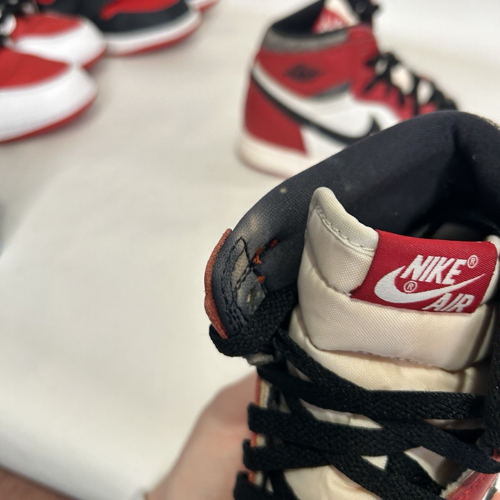Jordan Brand Nike Air Jordan 1 Retro High GS “Chicago/Lost and Found” Size US 8.5 / IT 38.5 - 9 Thumbnail
