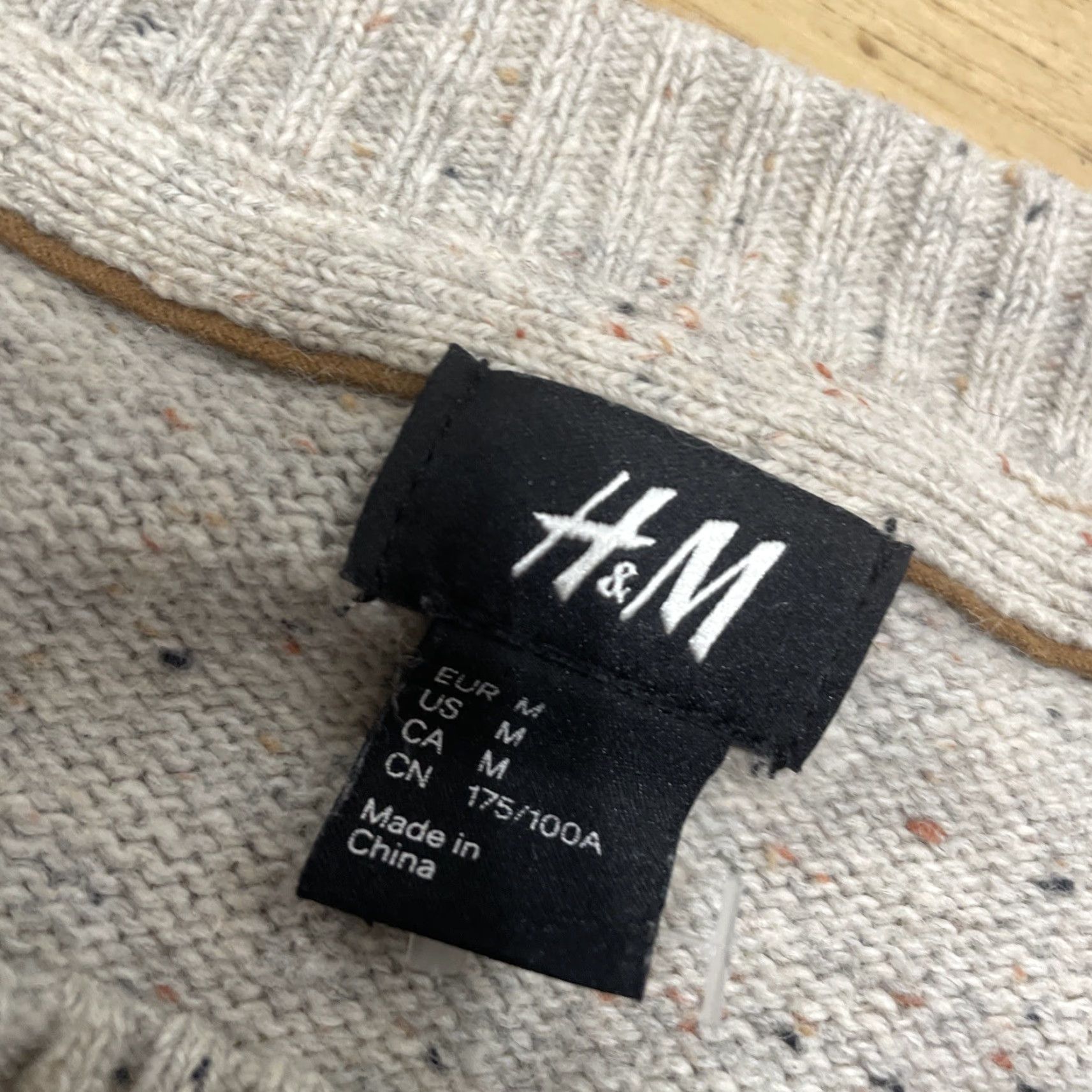 H&M H&M wool sweater Men M Elbow Patches Beige Cream Western capsule Knit Sweater Regular Size M Mens Pullover Casual Fall/Winter Size US M / EU 48-50 / 2 - 4 Thumbnail