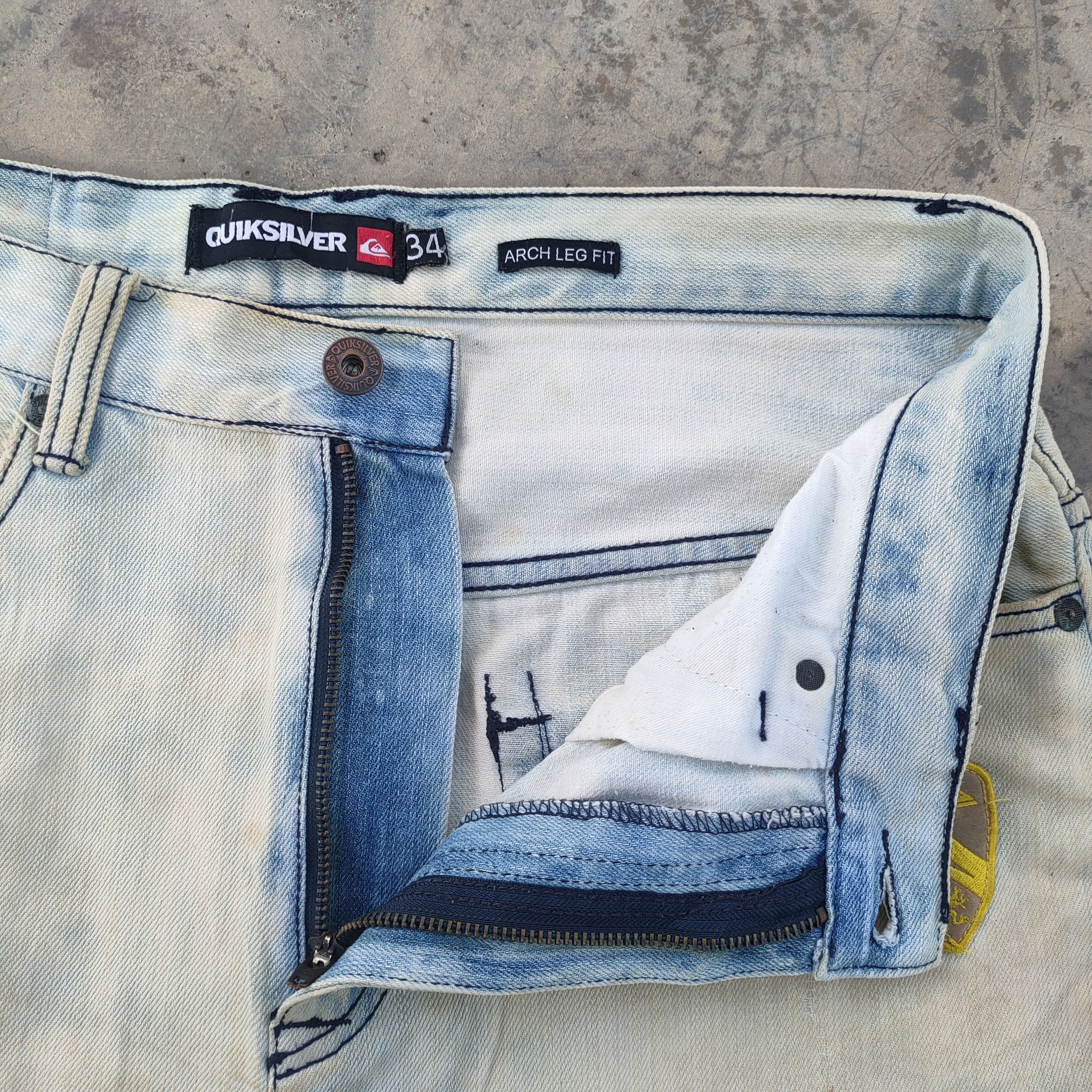Quiksilver VINTAGE QUICKSILVER RUSTY WHITE YELLOW FADED DENIM JEANS Size US 36 / EU 52 - 7 Thumbnail