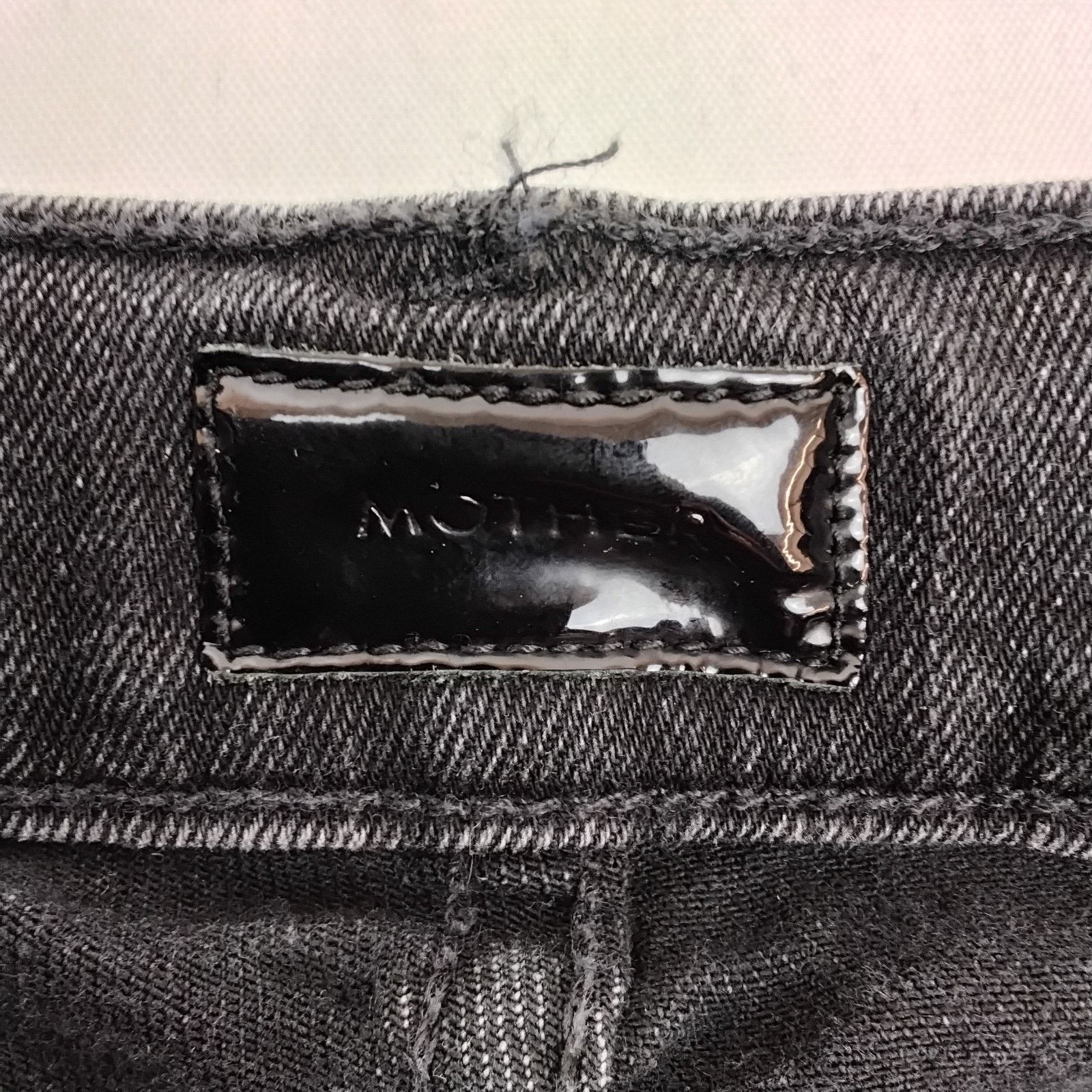 MOTHER Mother The Weekender Fray Jean Women's 28x30 Black Dark Wash Size 28" / US 6 / IT 42 - 7 Thumbnail