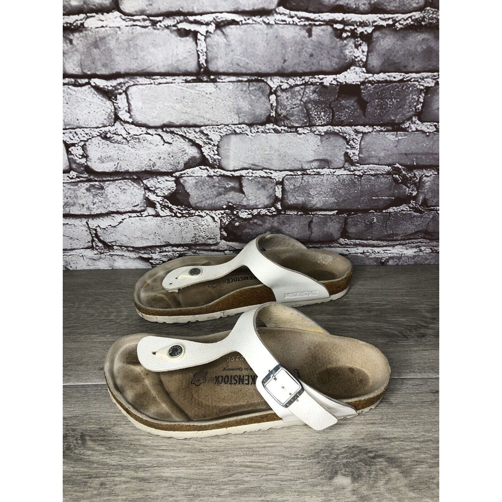 Birkenstock Birkenstock Gizeh White Leather Buckle Strap Cork Sandals Wo Size US 8.5 / IT 38.5 - 12 Thumbnail