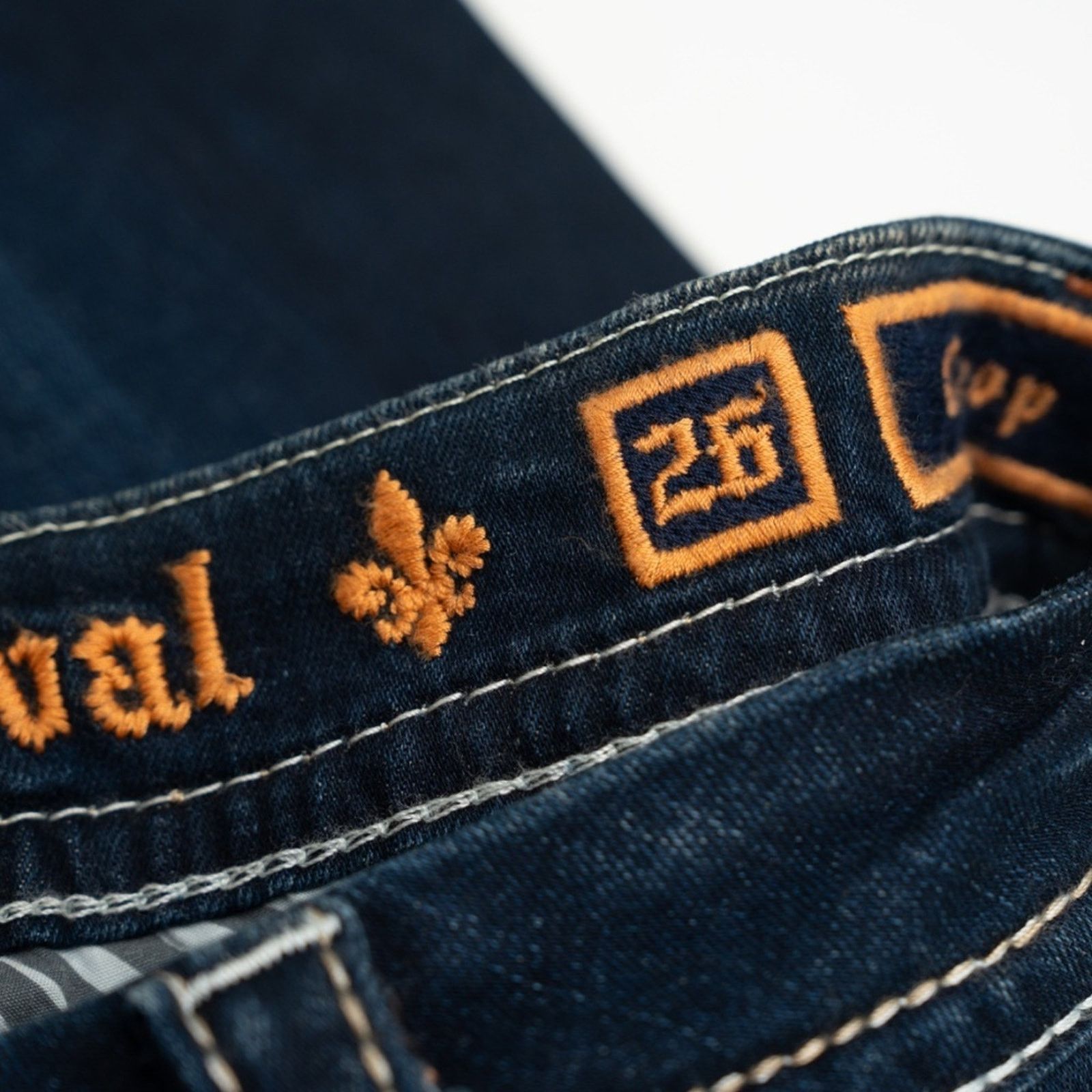 Rock Revival Rock Revival - Yara Cuffed Stretch Capri Jean Size 26" / US 2 / IT 38 - 12 Thumbnail