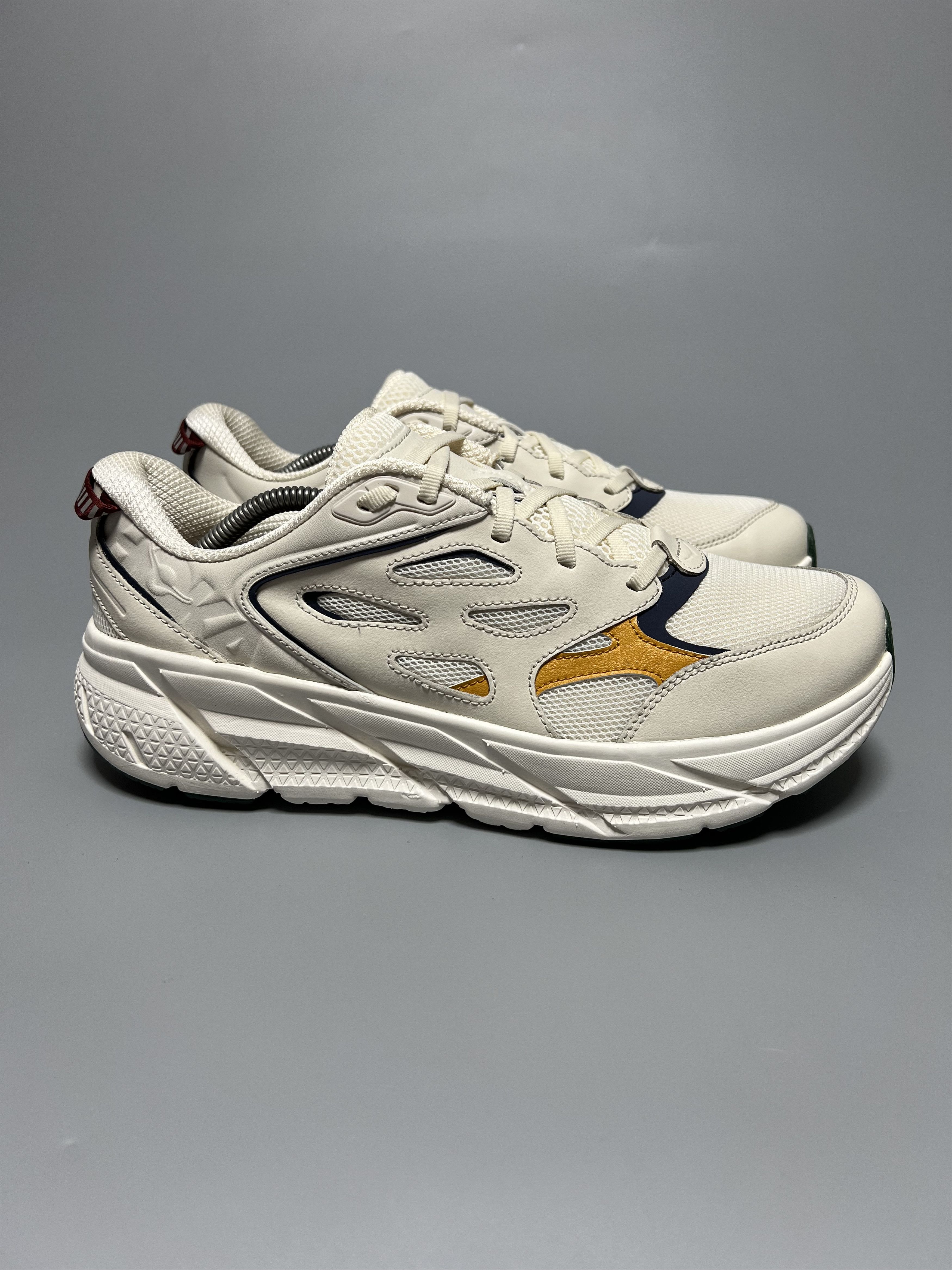 Hoka Hoka One One Clifton L Athletics Running Shoes Size US 10.5 / EU 43-44 - 1 Thumbnail