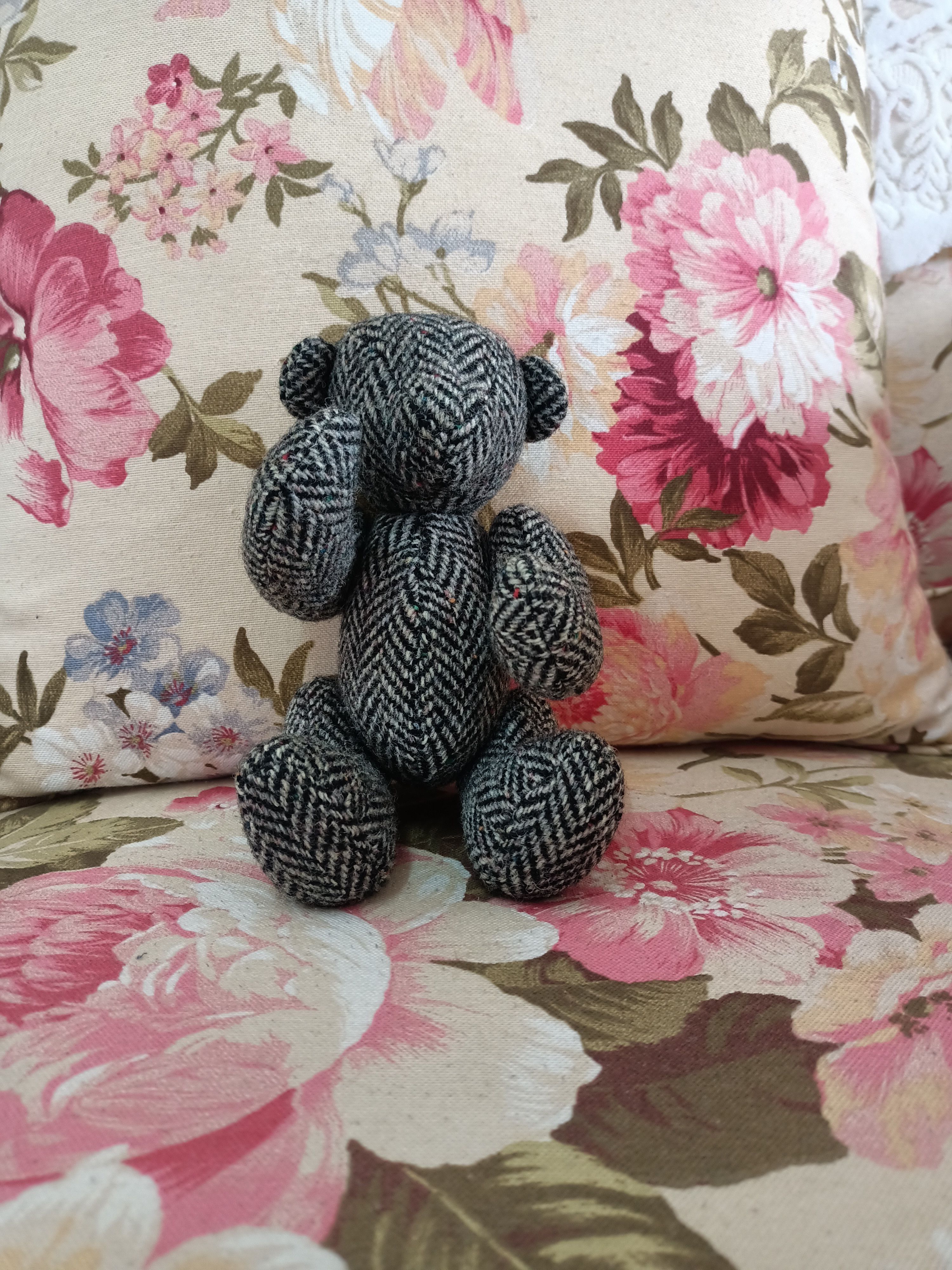 Harris Tweed Harris Tweed wool toy hand woven in the outer hebrides Size ONE SIZE - 2 Thumbnail