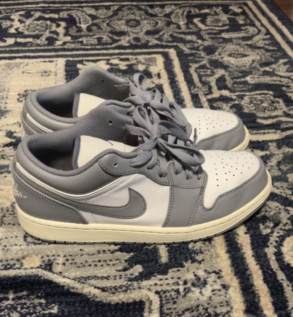 Jordan Brand × Nike Vintage grey Air Jordan 1 lows Size US 11 / EU 44 - 2 Thumbnail